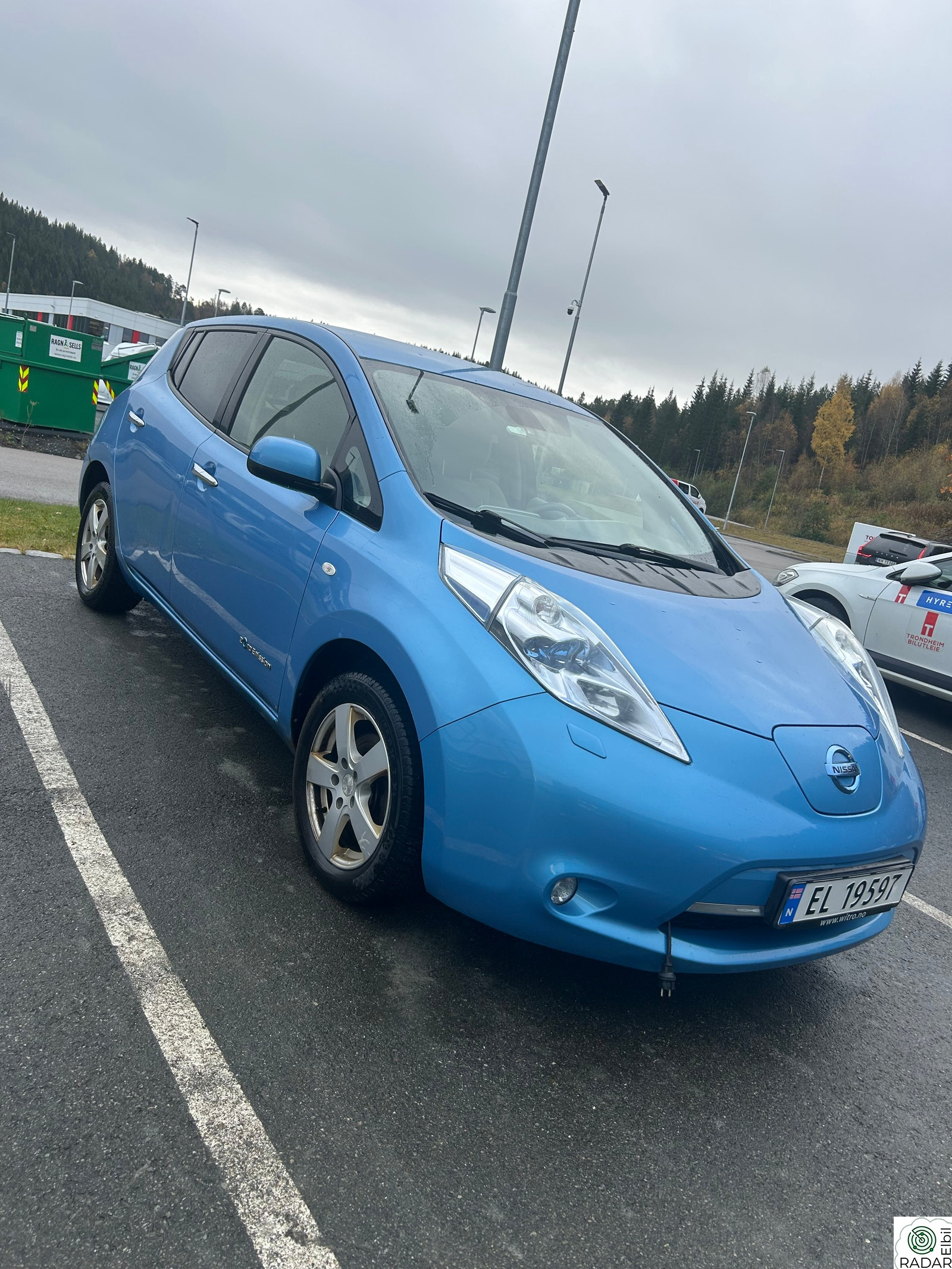 NISSAN LEAF