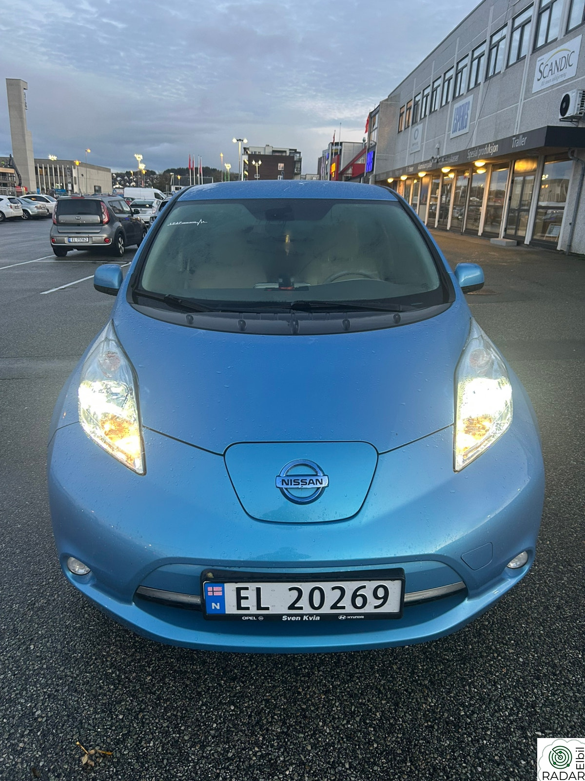 NISSAN LEAF