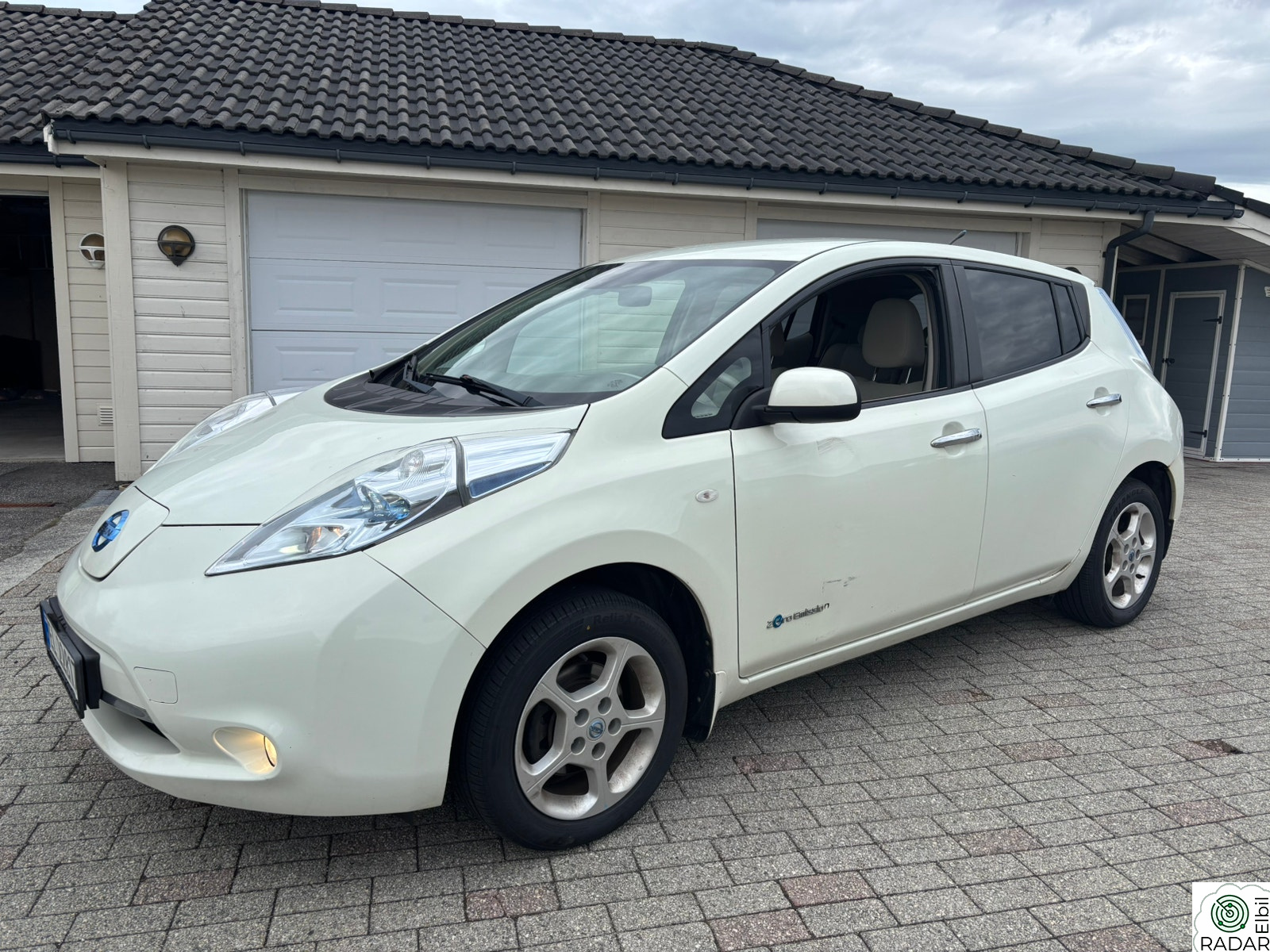 NISSAN LEAF 2013// Eu til 13.12.2027//8/12 streker