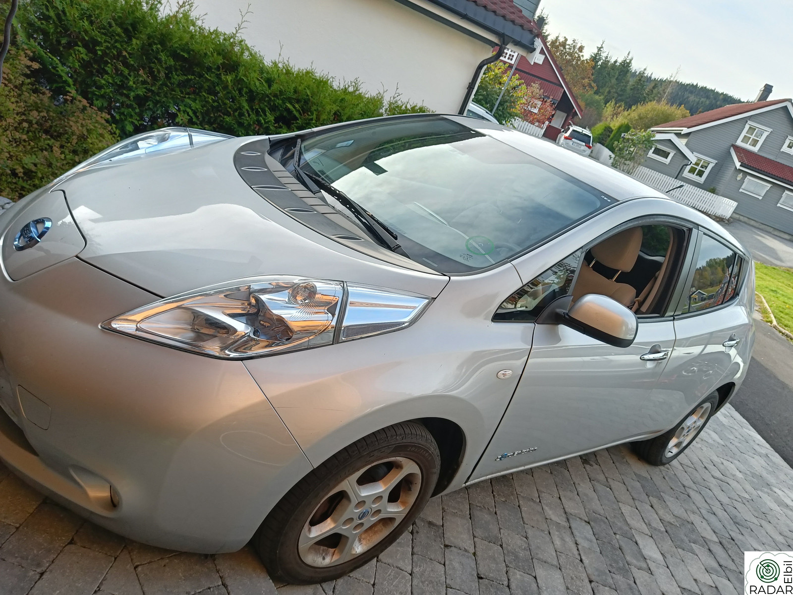 NISSAN LEAF