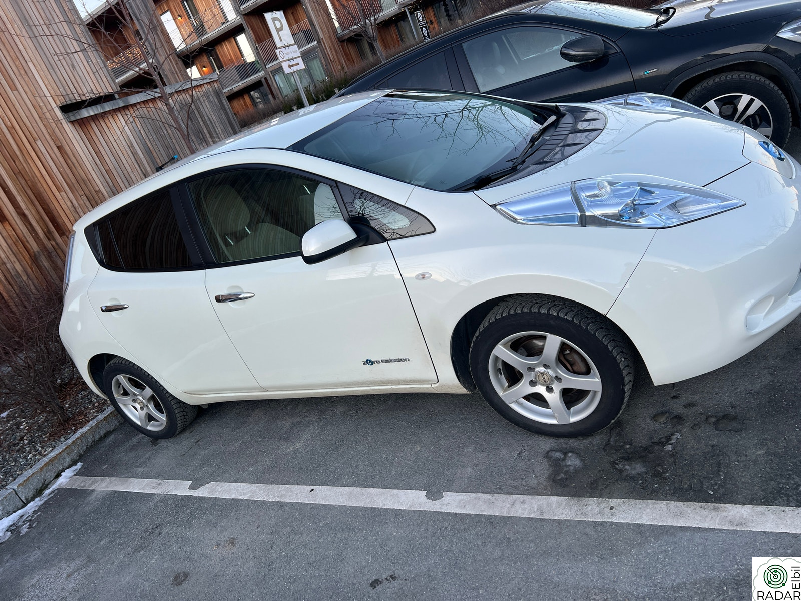 NISSAN LEAF
