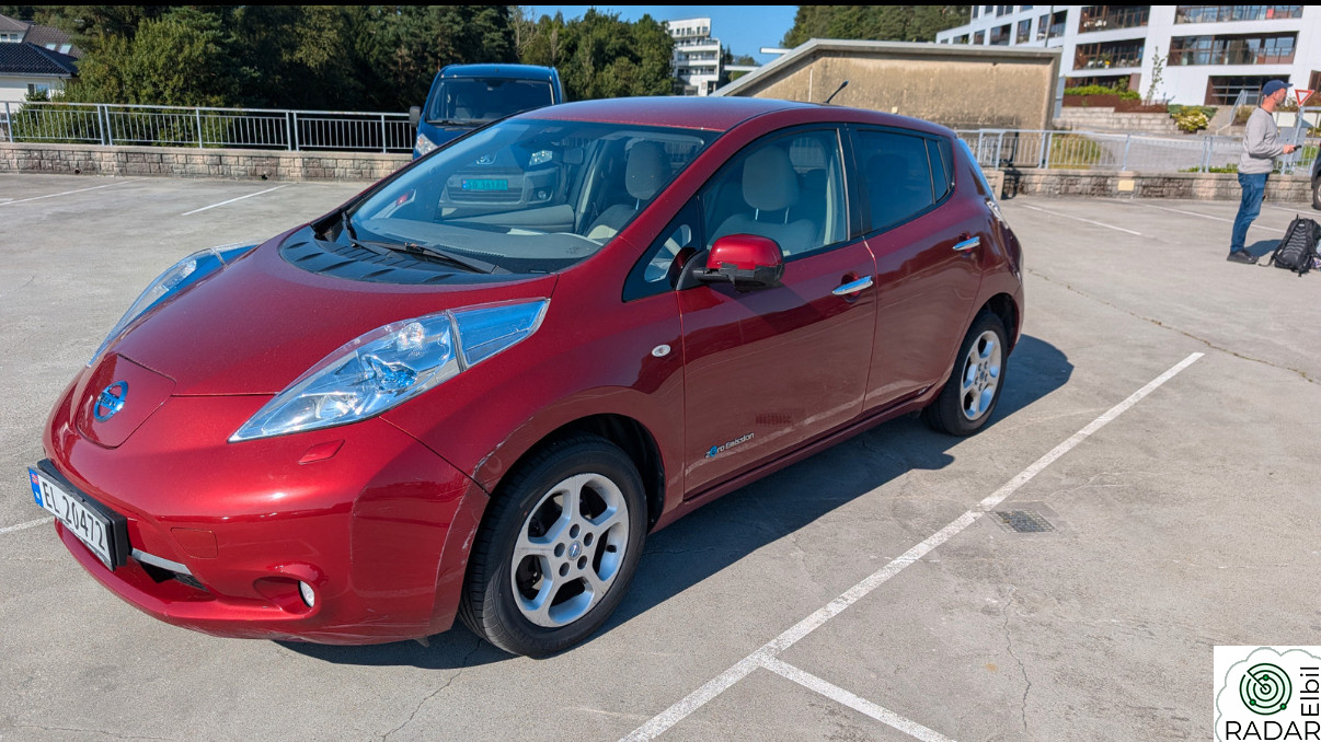 NISSAN LEAF