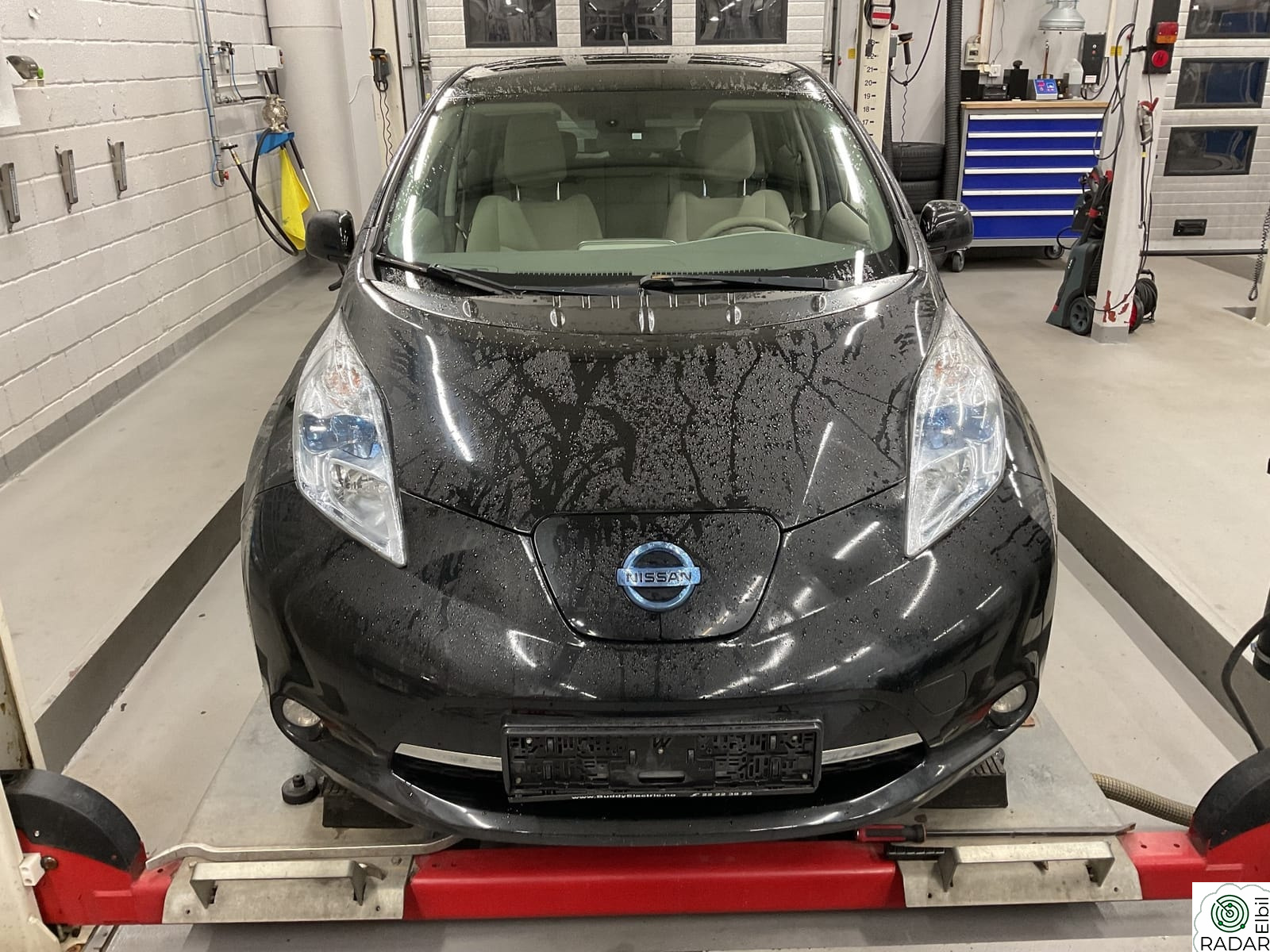 NISSAN LEAF