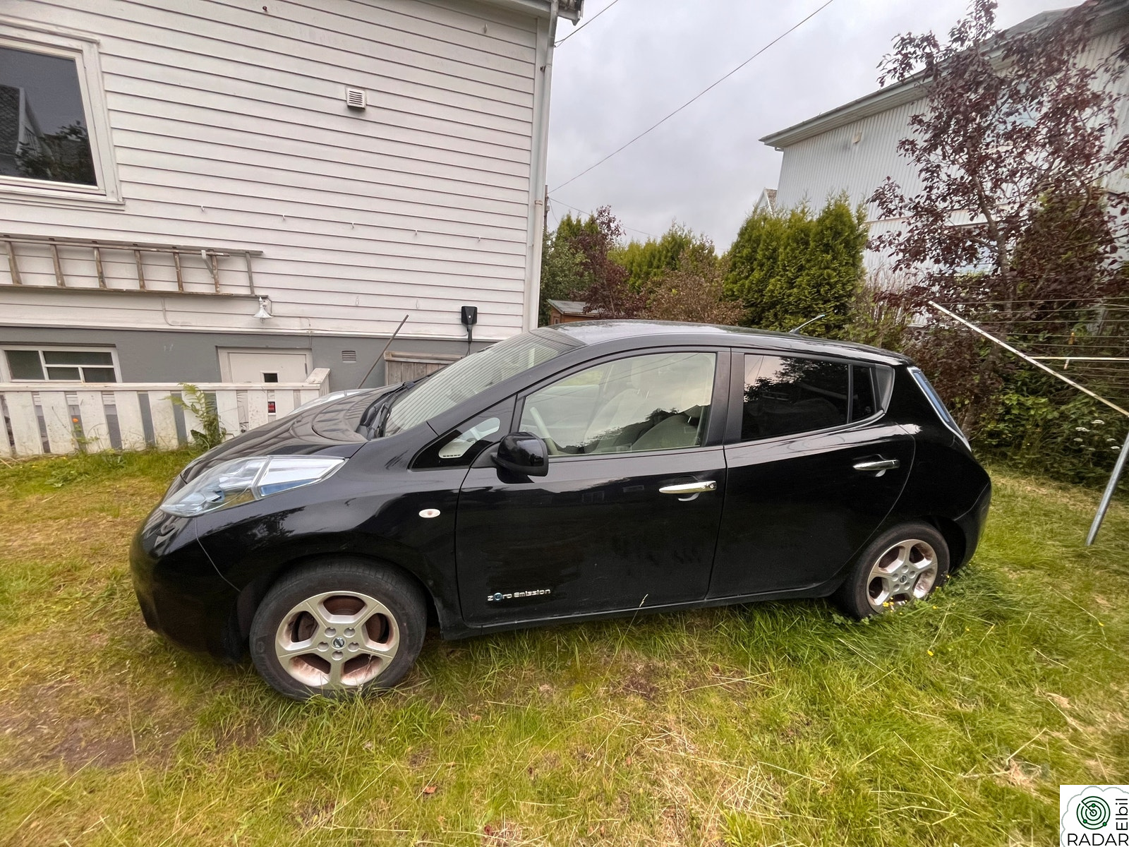 NISSAN LEAF