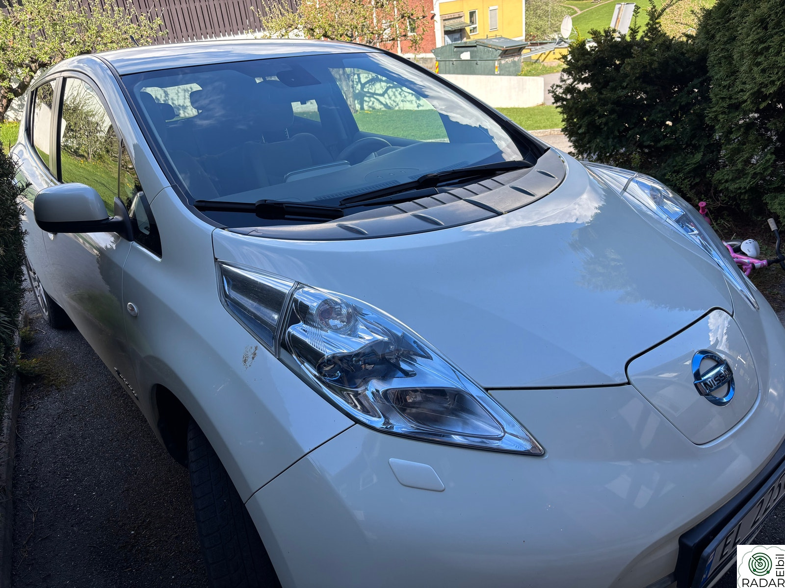 NISSAN LEAF