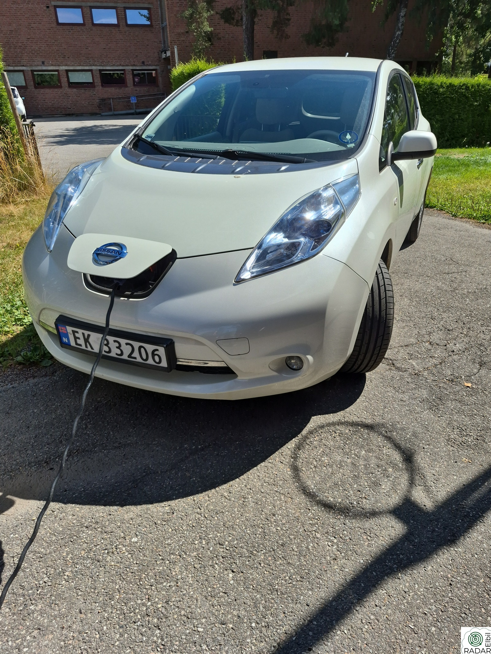 NISSAN LEAF