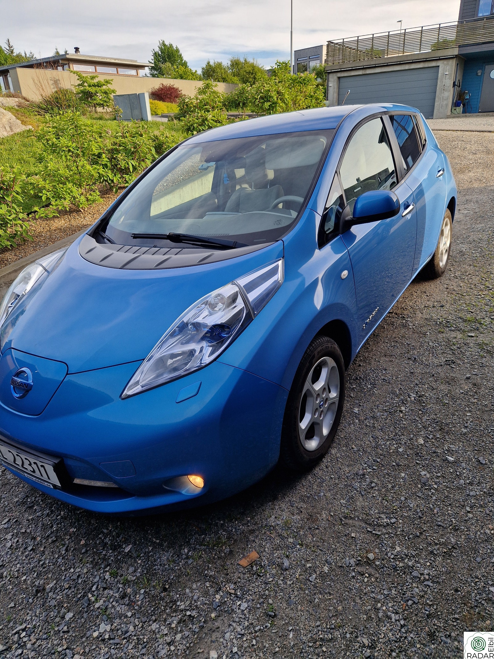 NISSAN LEAF