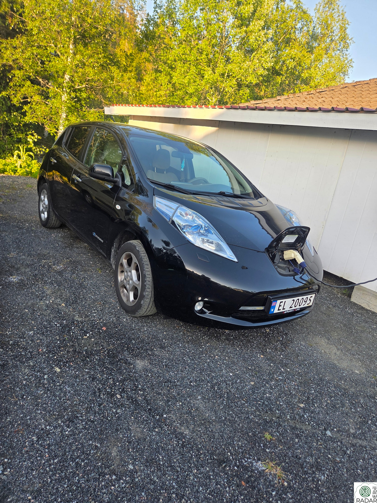 NISSAN LEAF