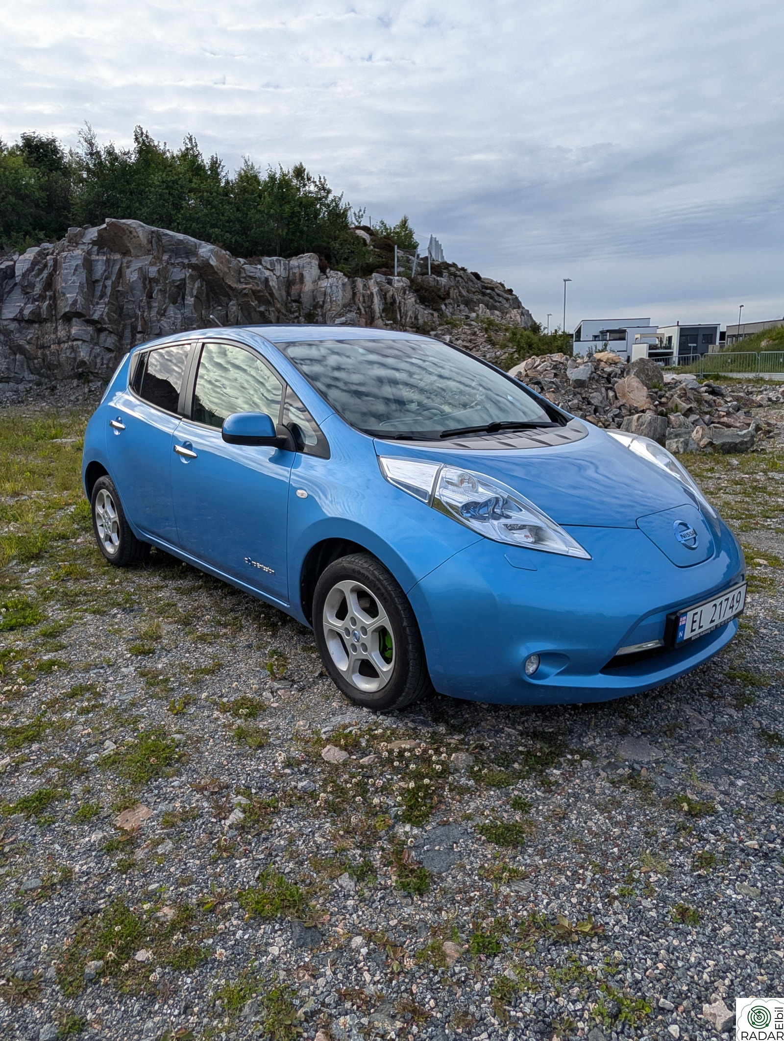 NISSAN LEAF