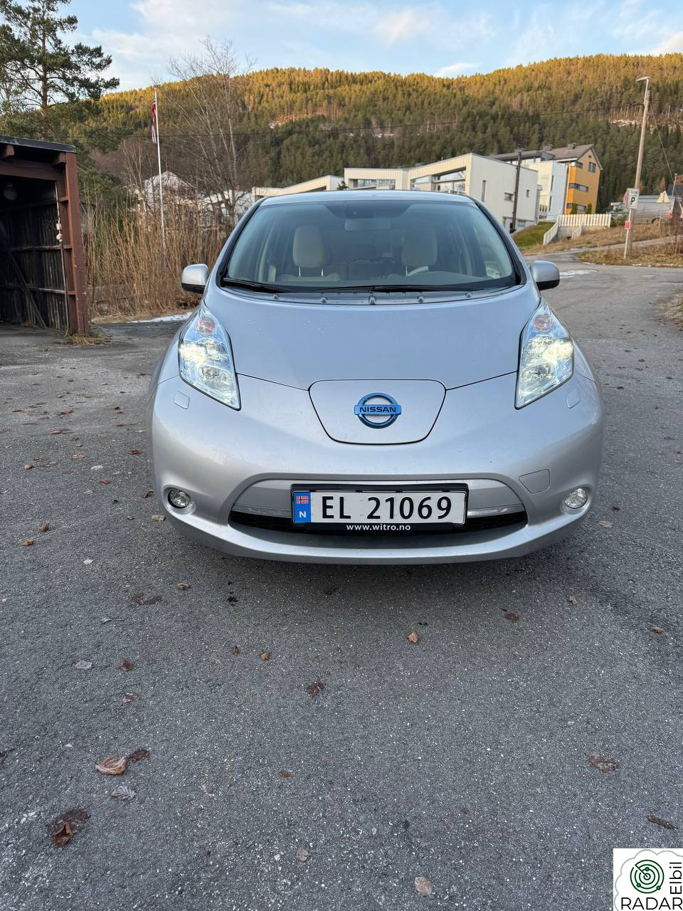 NISSAN LEAF