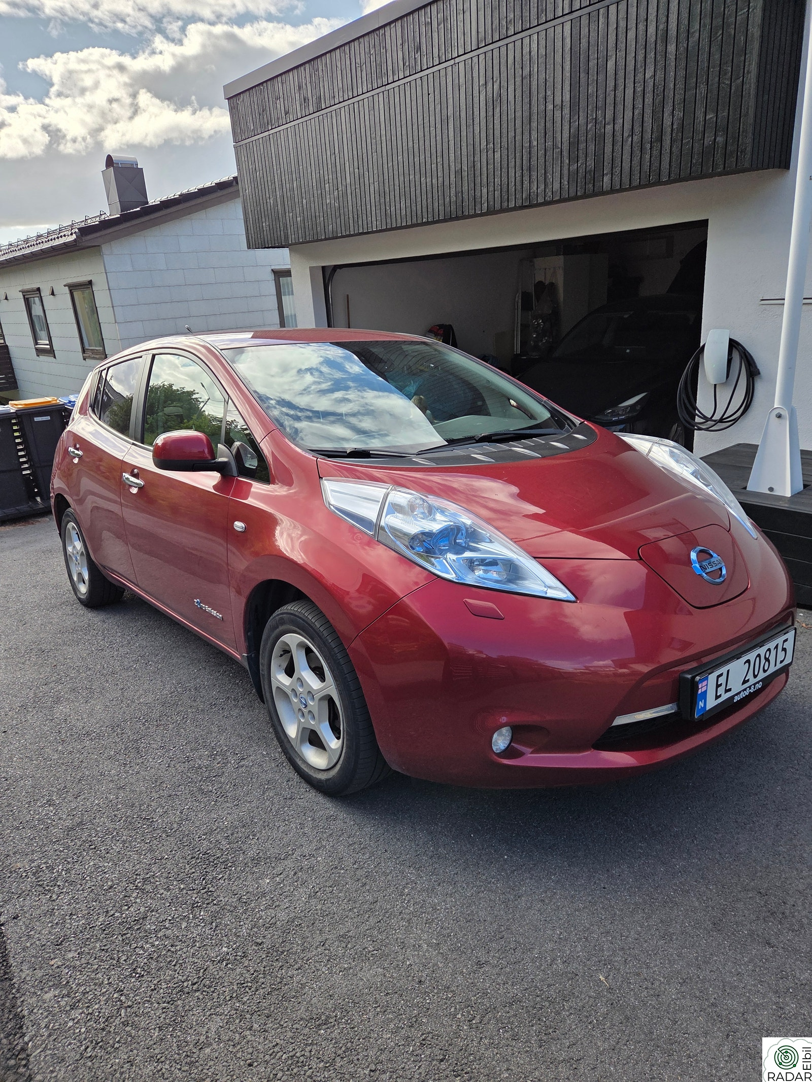 NISSAN LEAF
