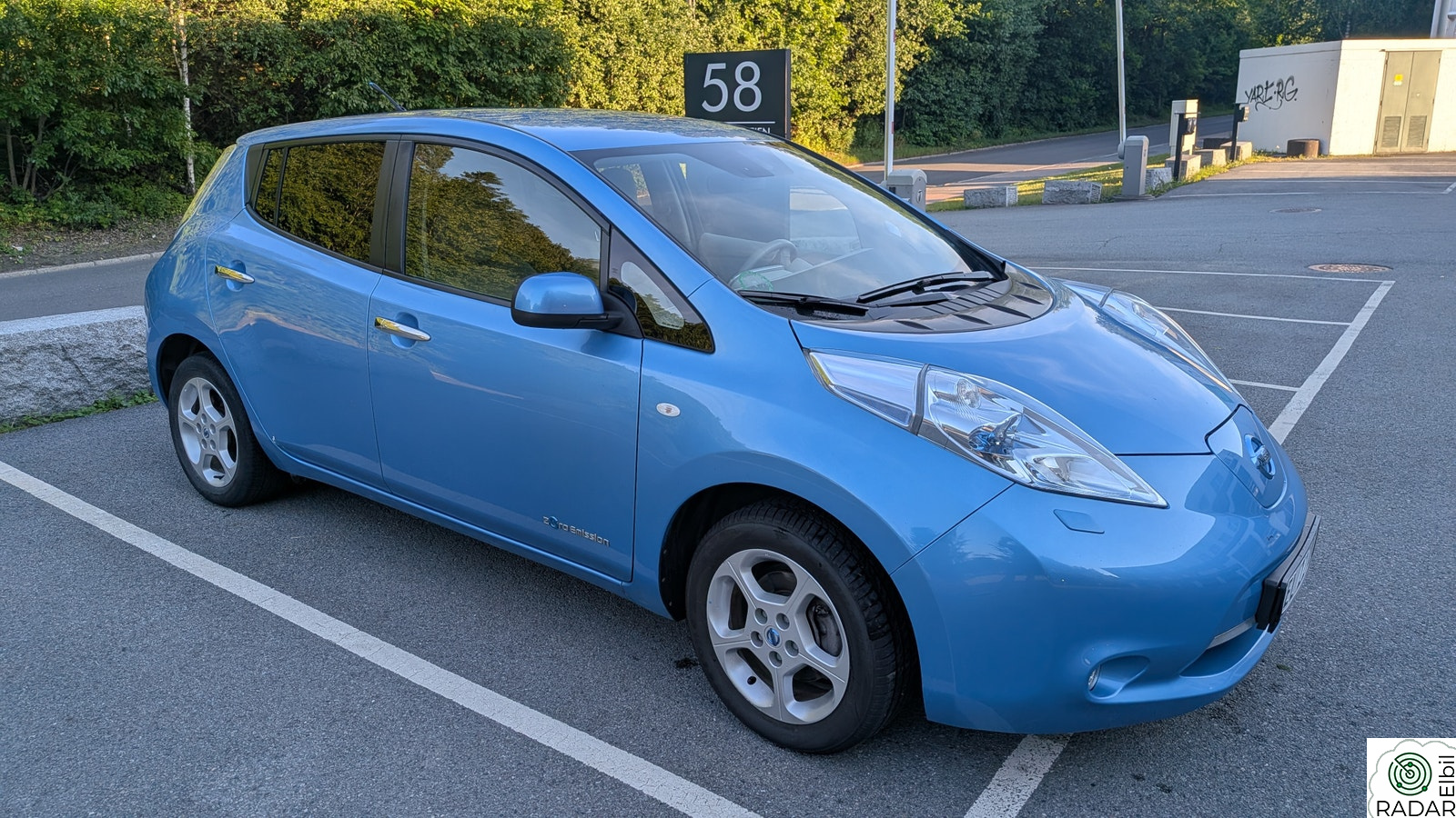 NISSAN LEAF