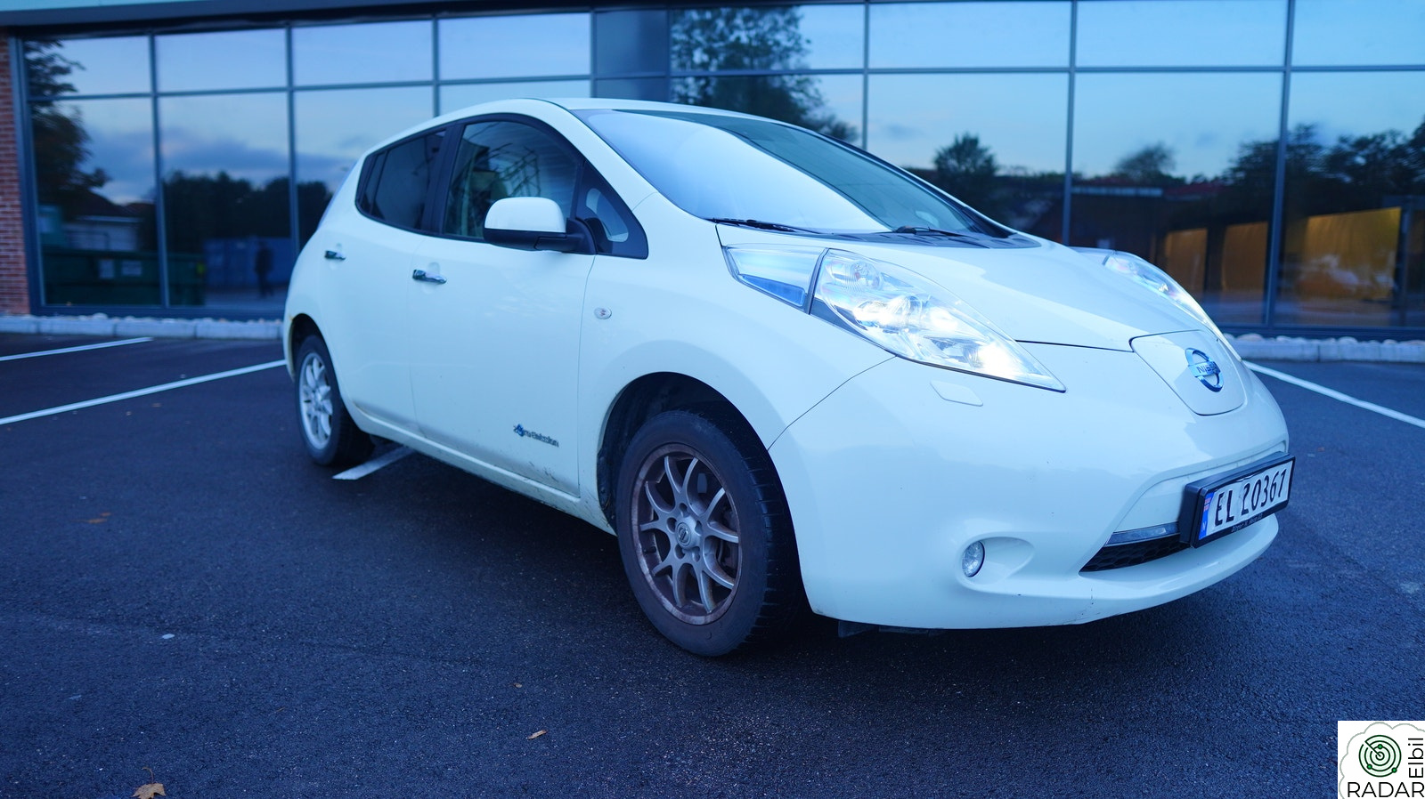 NISSAN LEAF