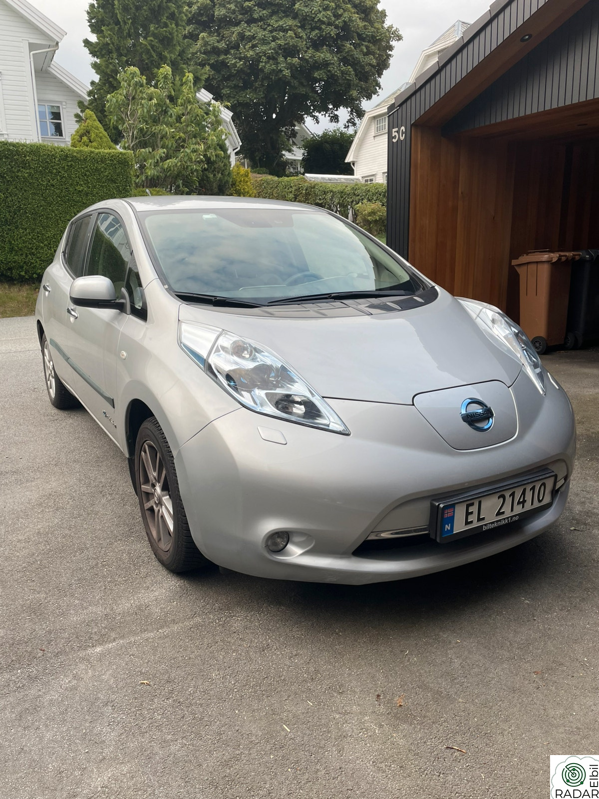 NISSAN LEAF