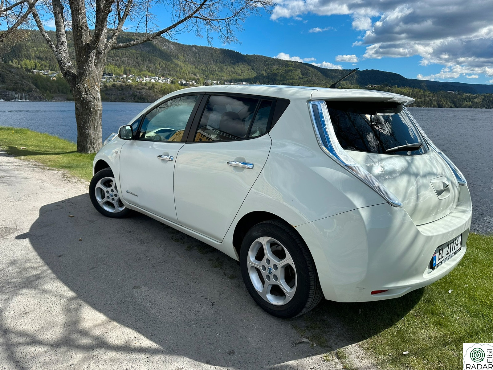 NISSAN LEAF