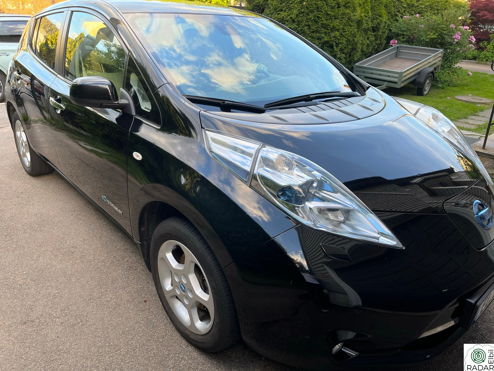 NISSAN LEAF