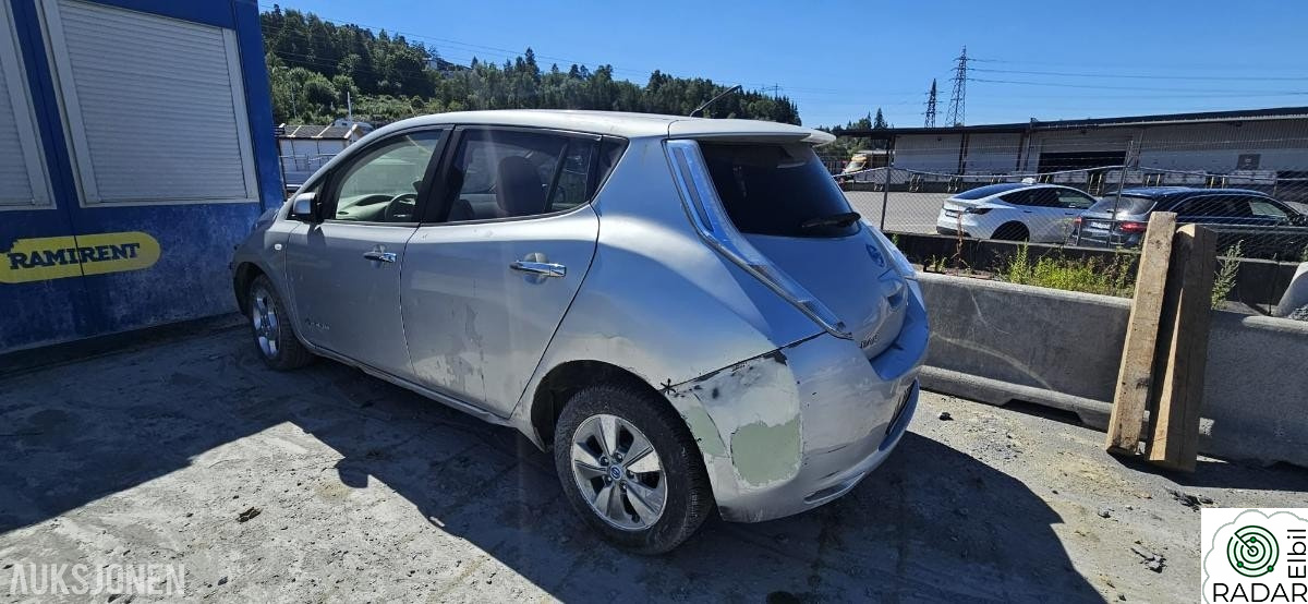 NISSAN LEAF 24KWH UKJENT KM.STAND IKKE KJØRBAR ANLEGGSBIL