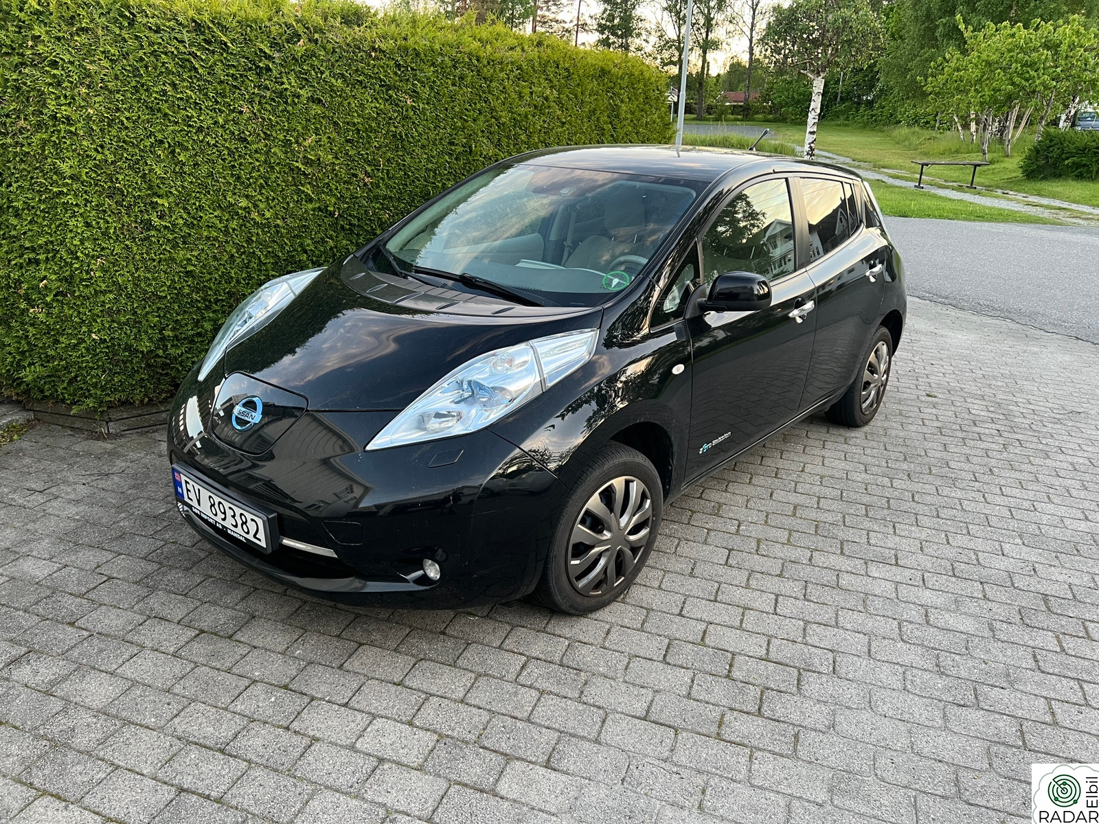 NISSAN LEAF