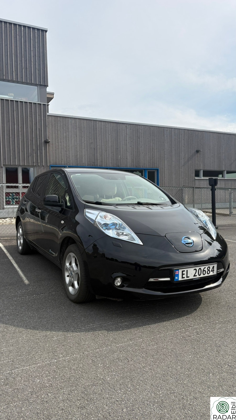 NISSAN LEAF