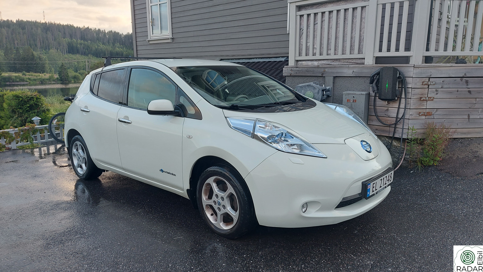 NISSAN LEAF