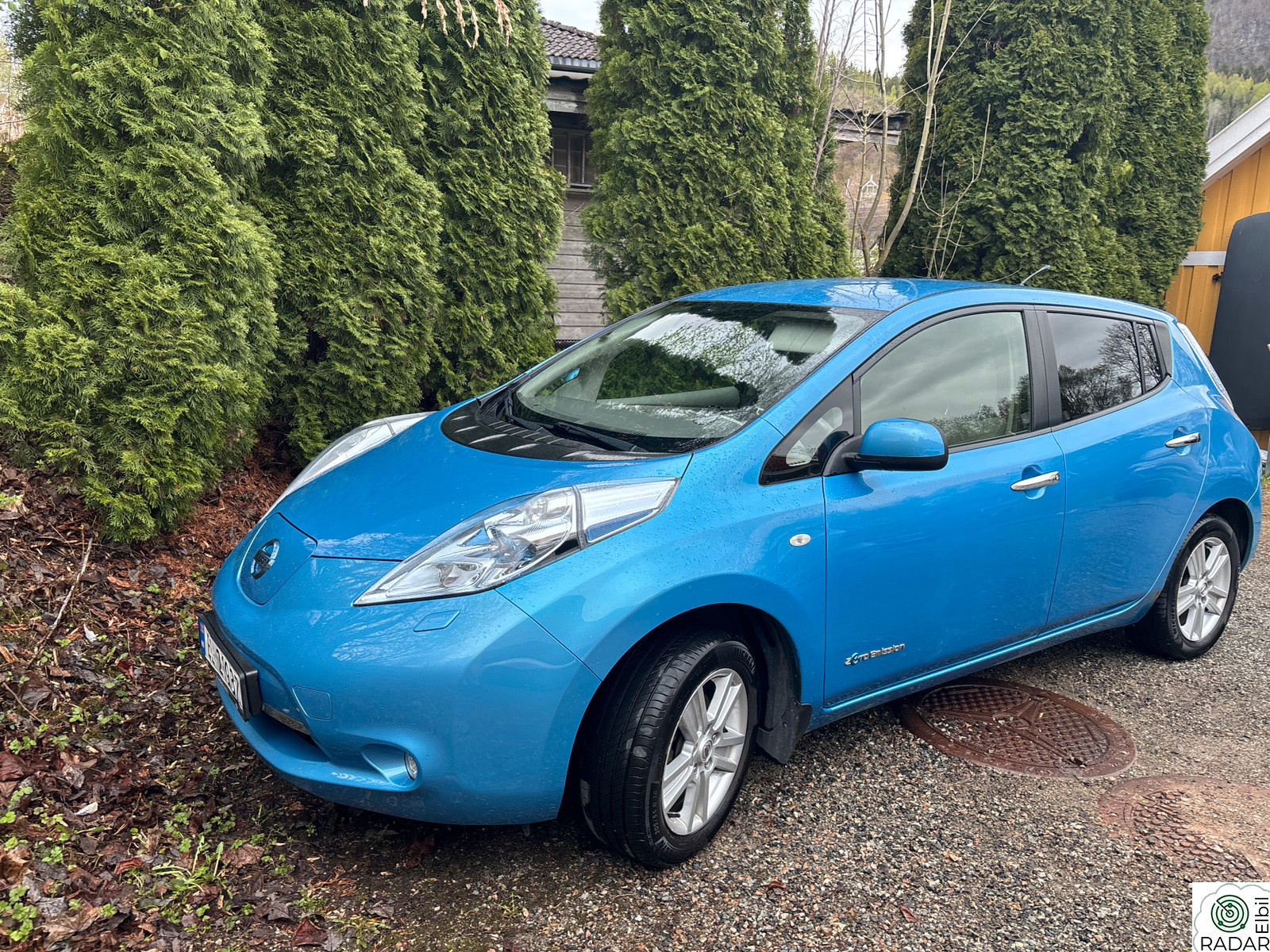 NISSAN LEAF