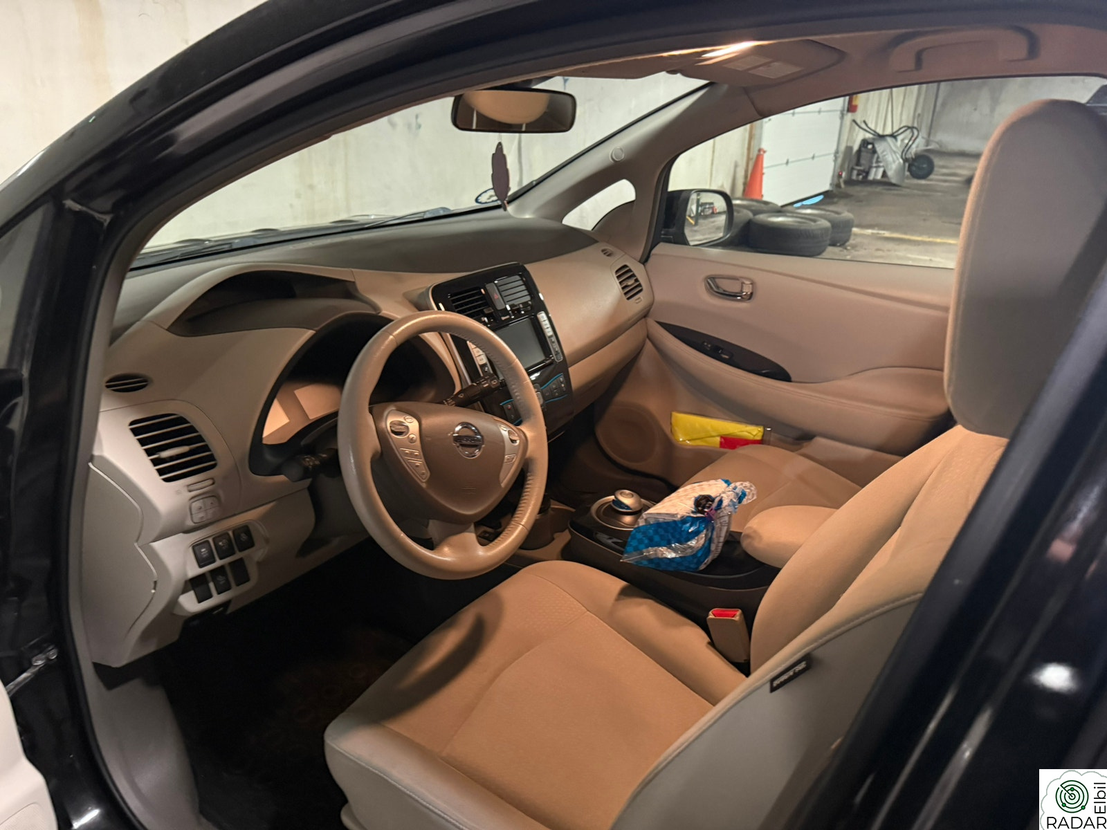 NISSAN LEAF