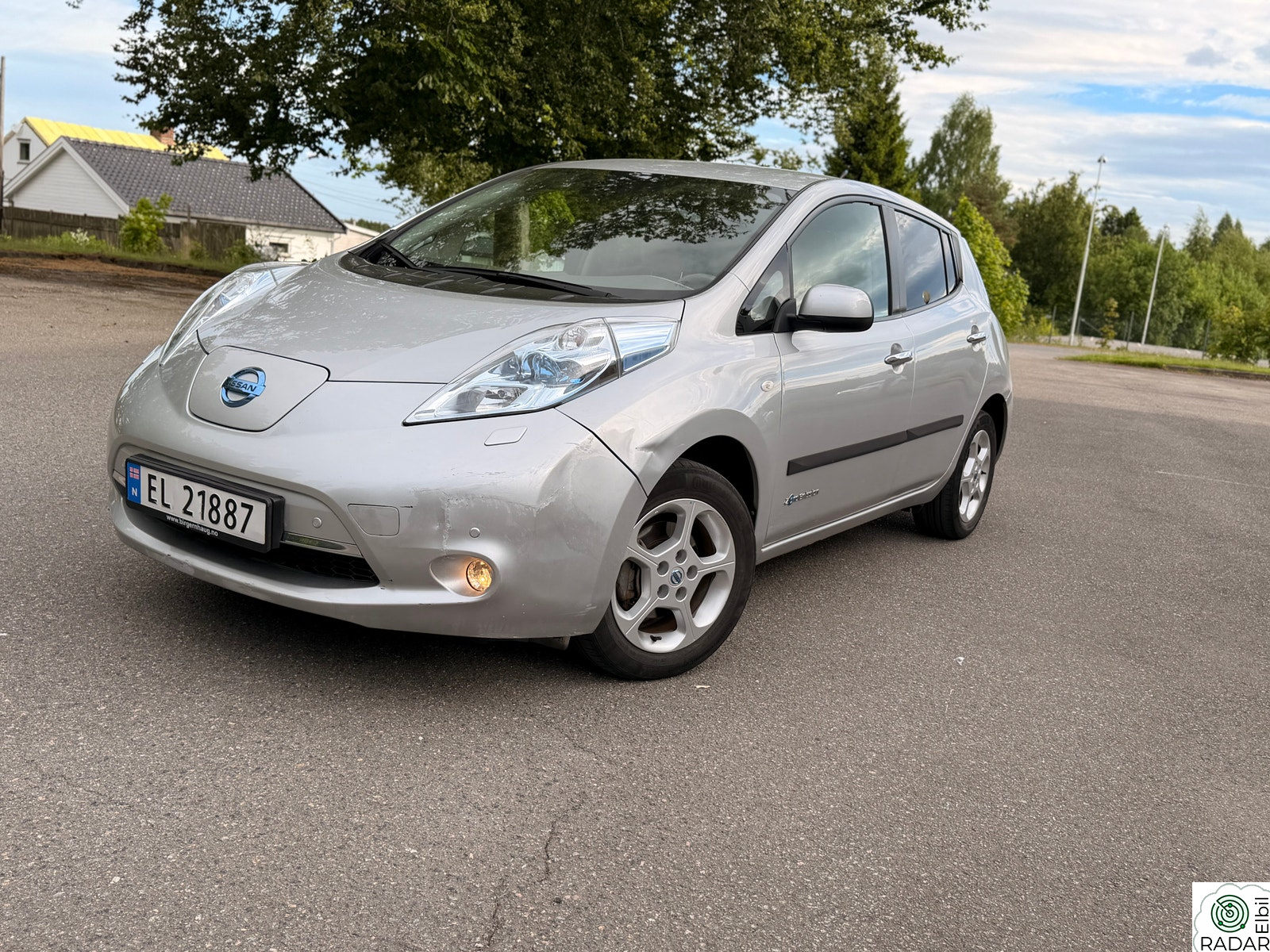 NISSAN LEAF