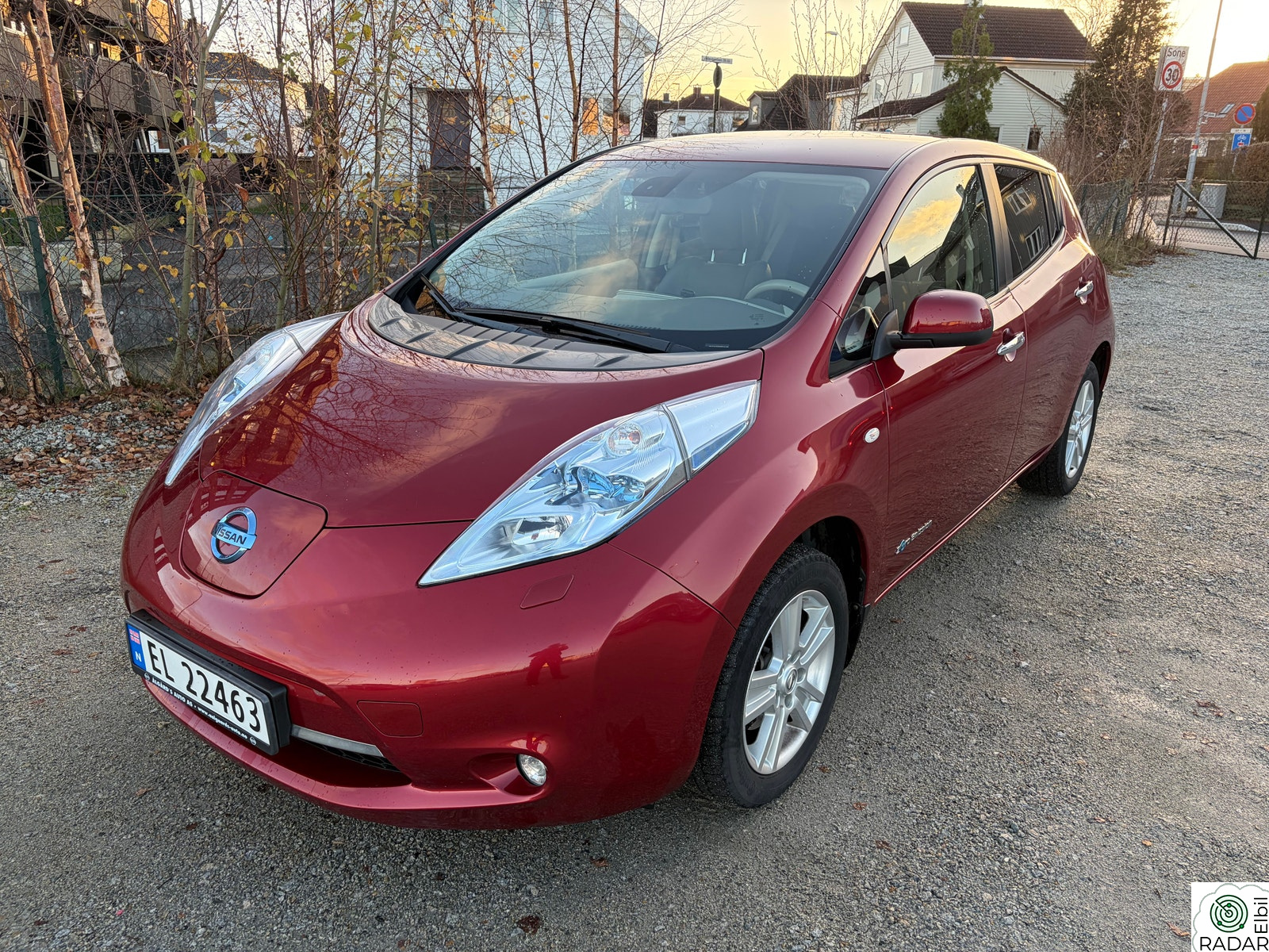 NISSAN LEAF