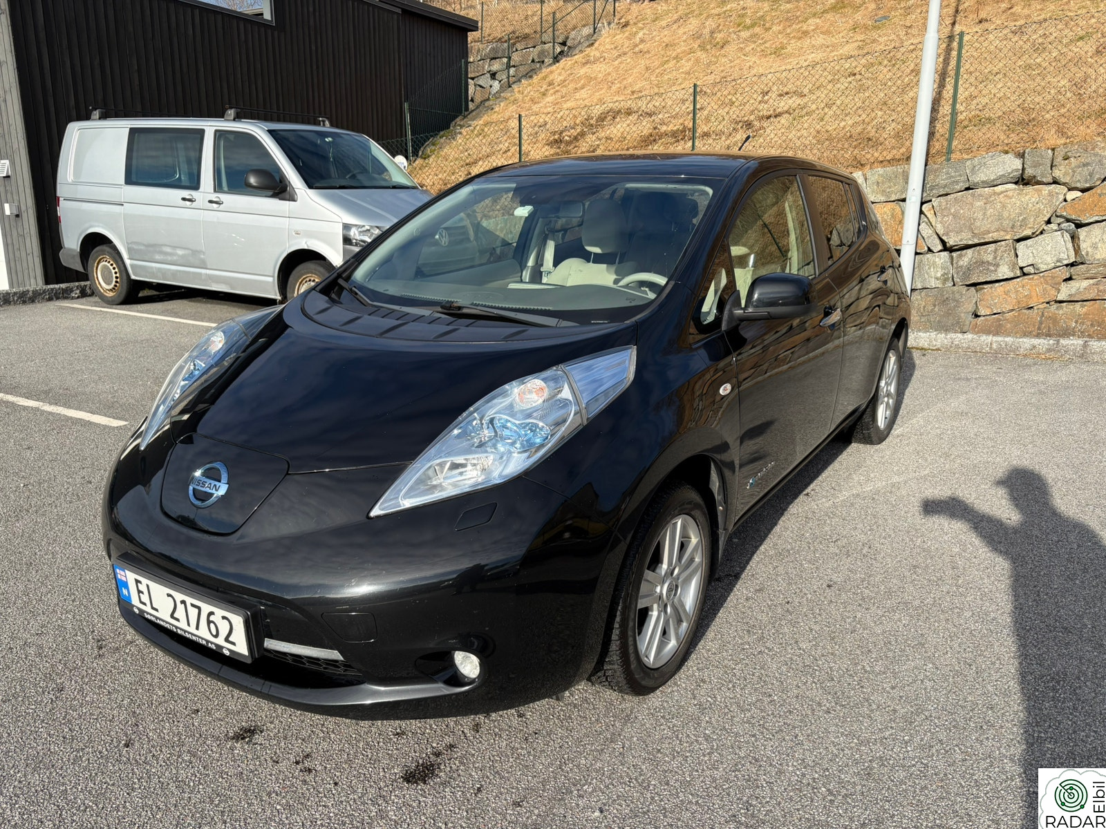 NISSAN LEAF