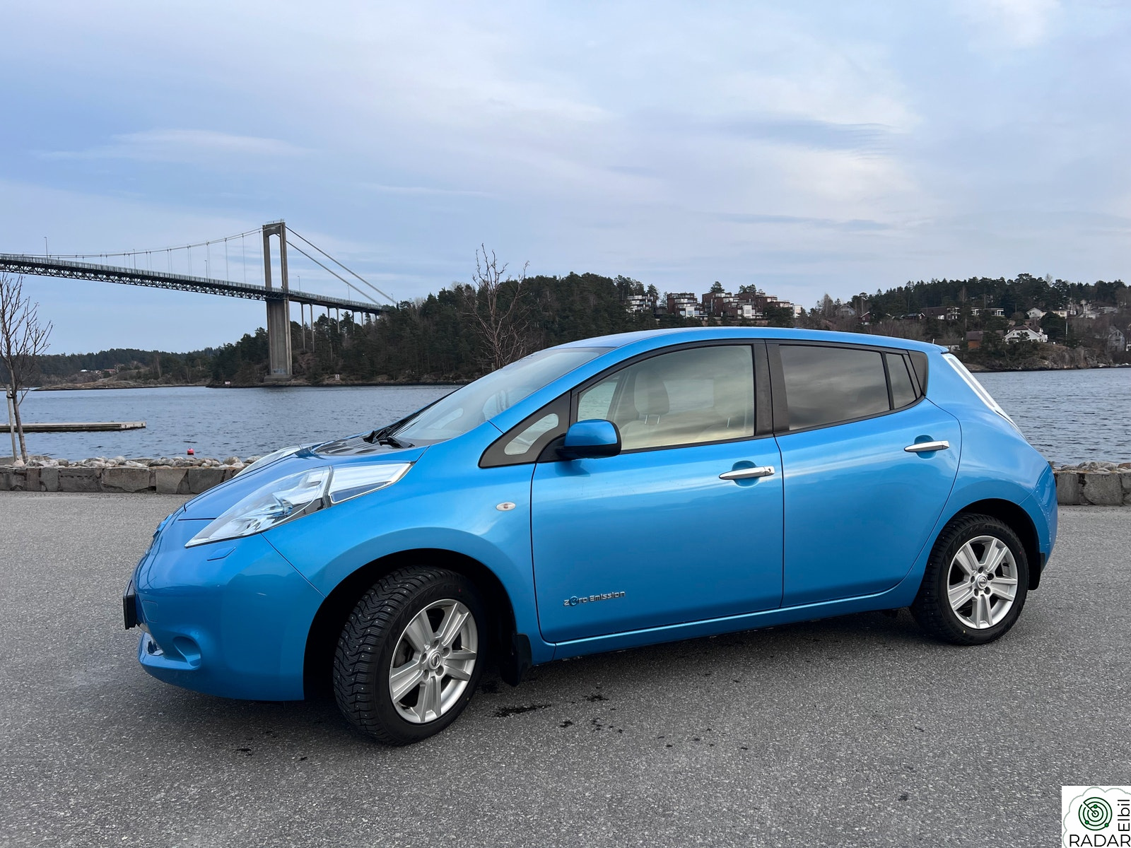 NISSAN LEAF