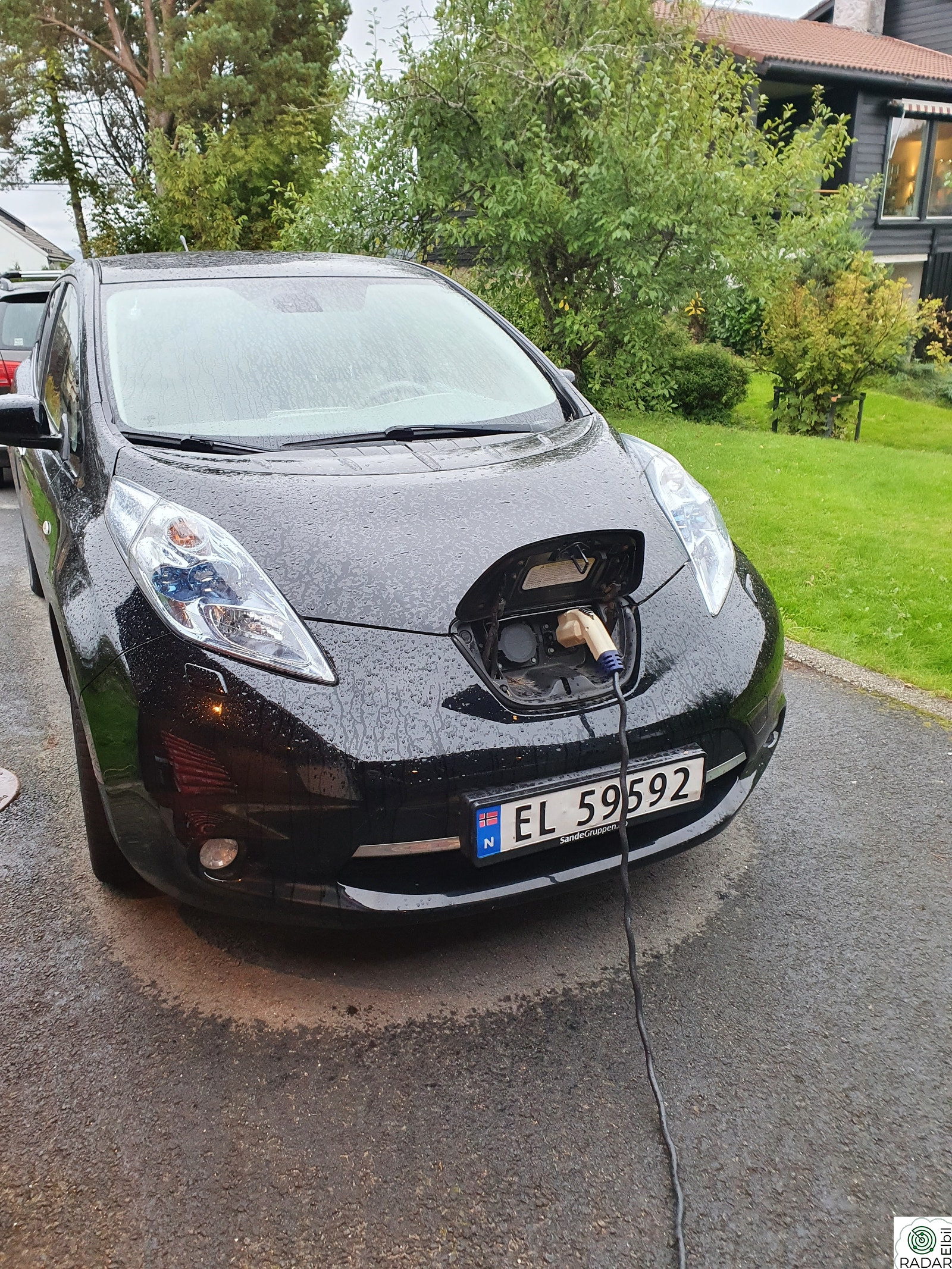NISSAN LEAF