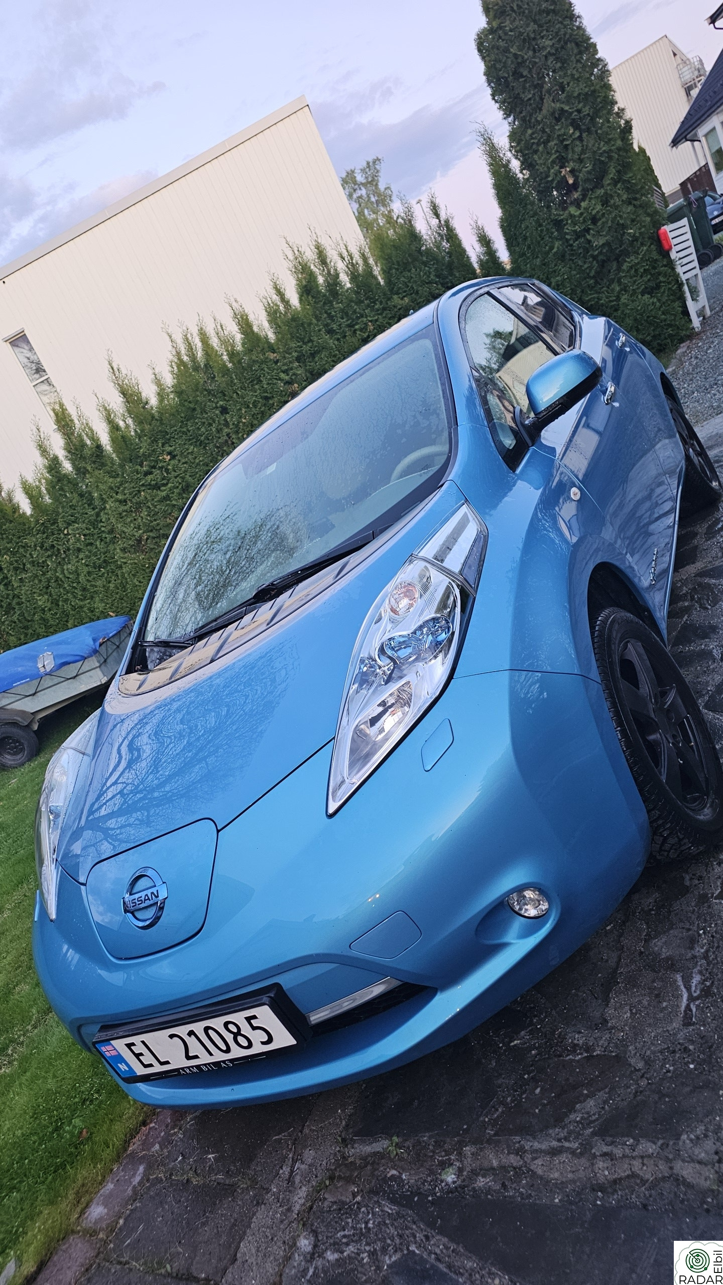 NISSAN LEAF