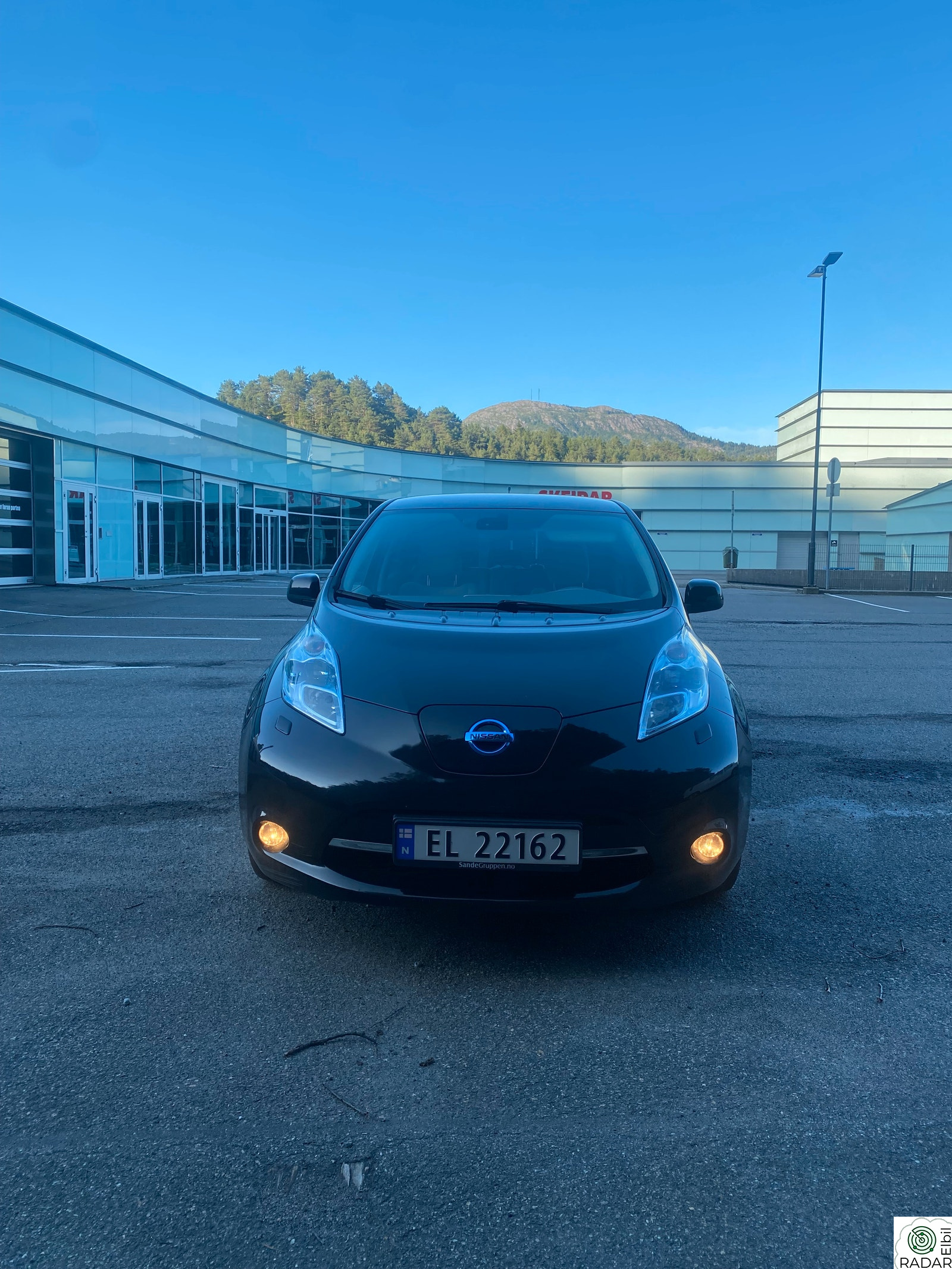 NISSAN LEAF