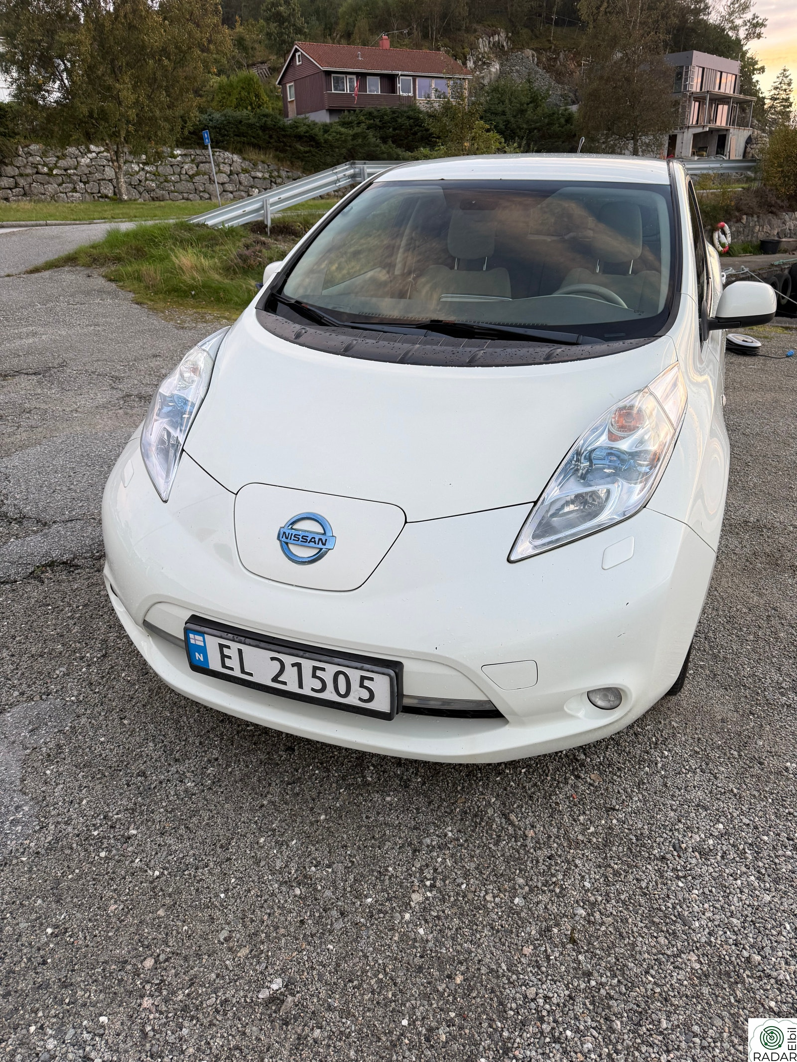 NISSAN LEAF