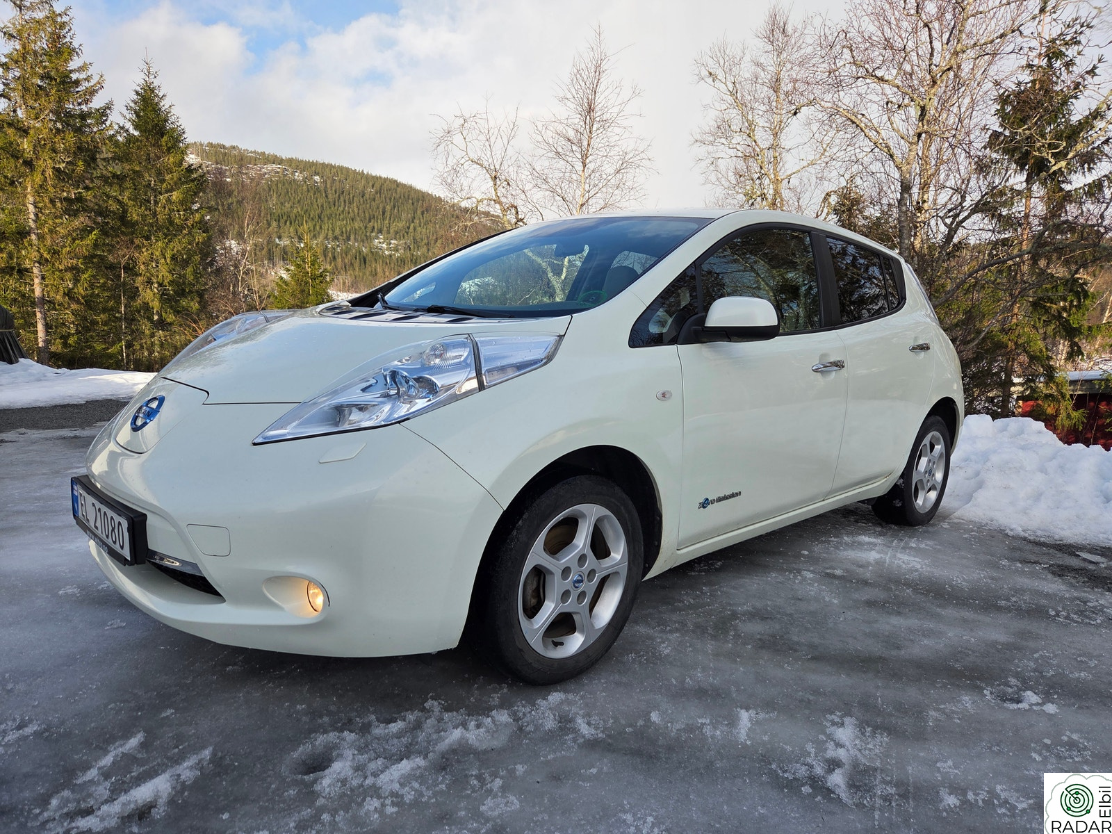 NISSAN LEAF Tidlig 2013 før oppdeling i Visia, Acenta og Tekna