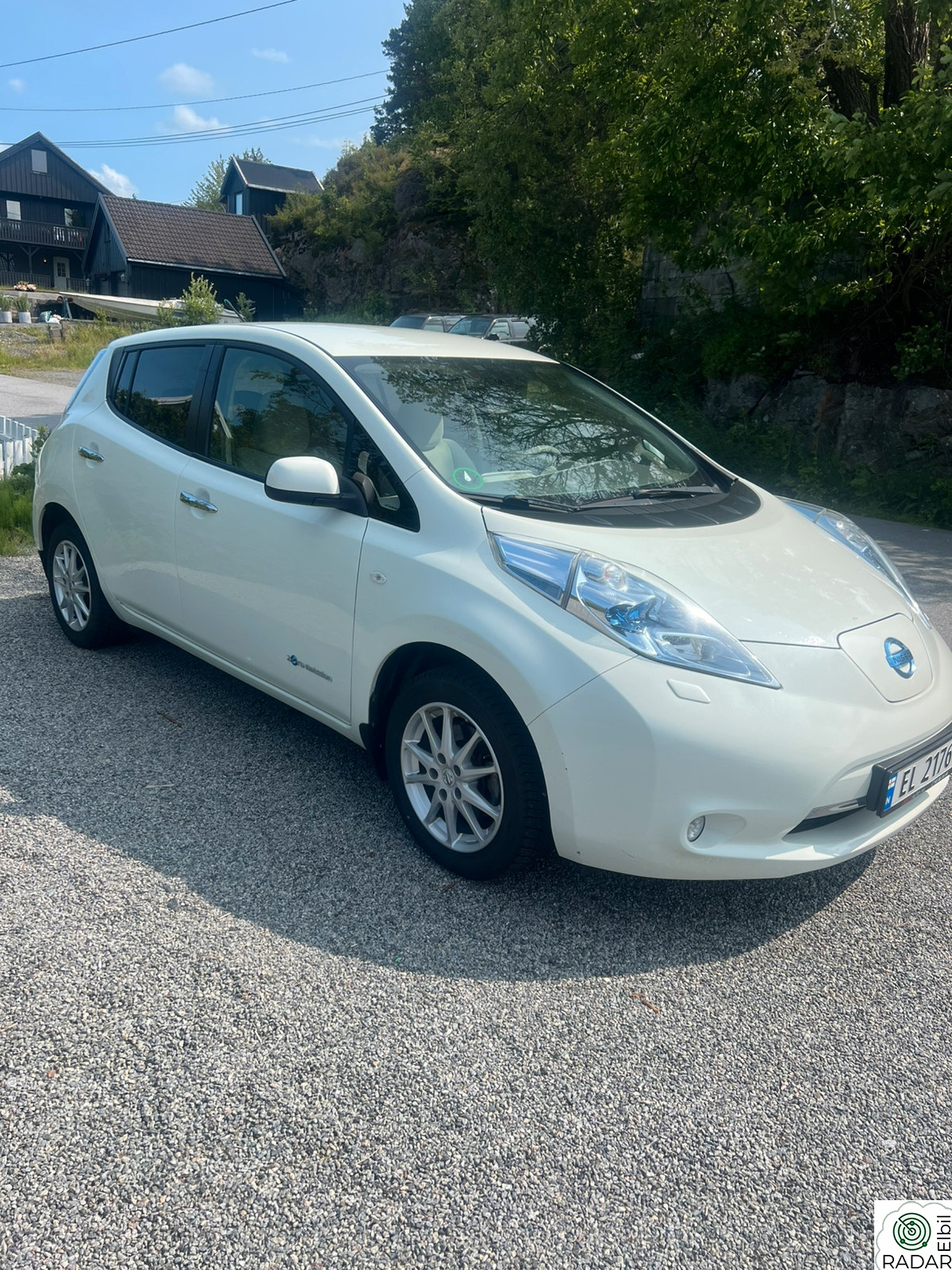 NISSAN LEAF Grei bil lite Rep-objekt