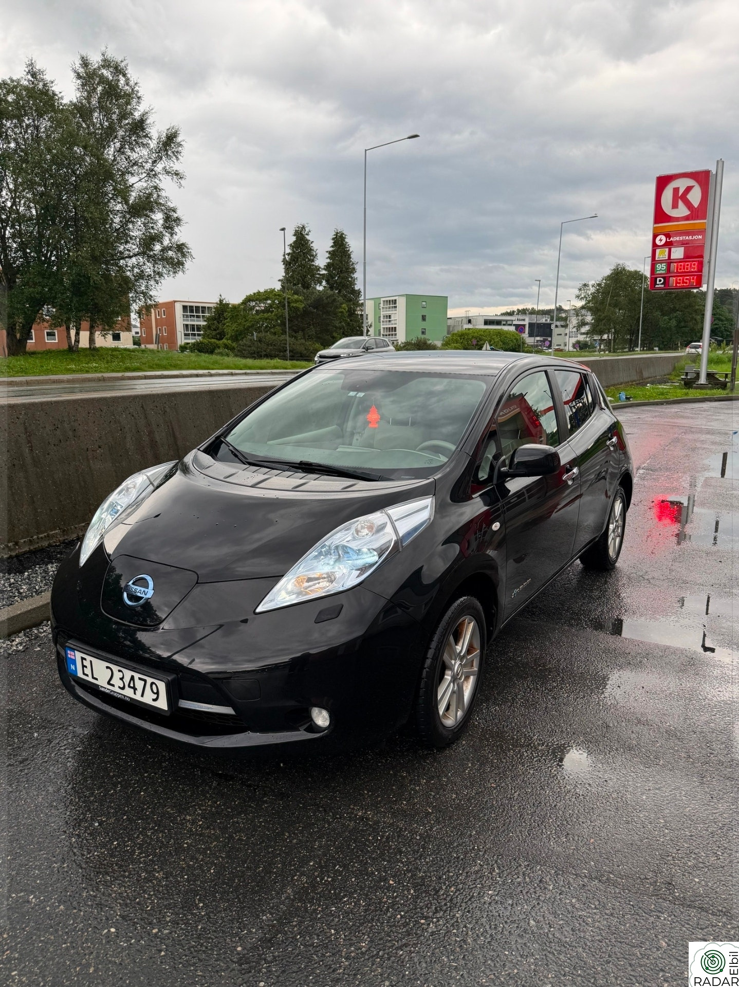 NISSAN LEAF
