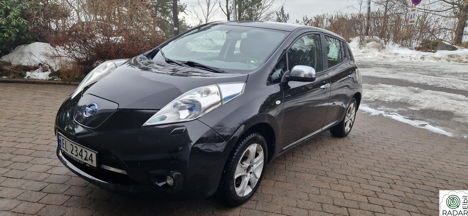 NISSAN LEAF