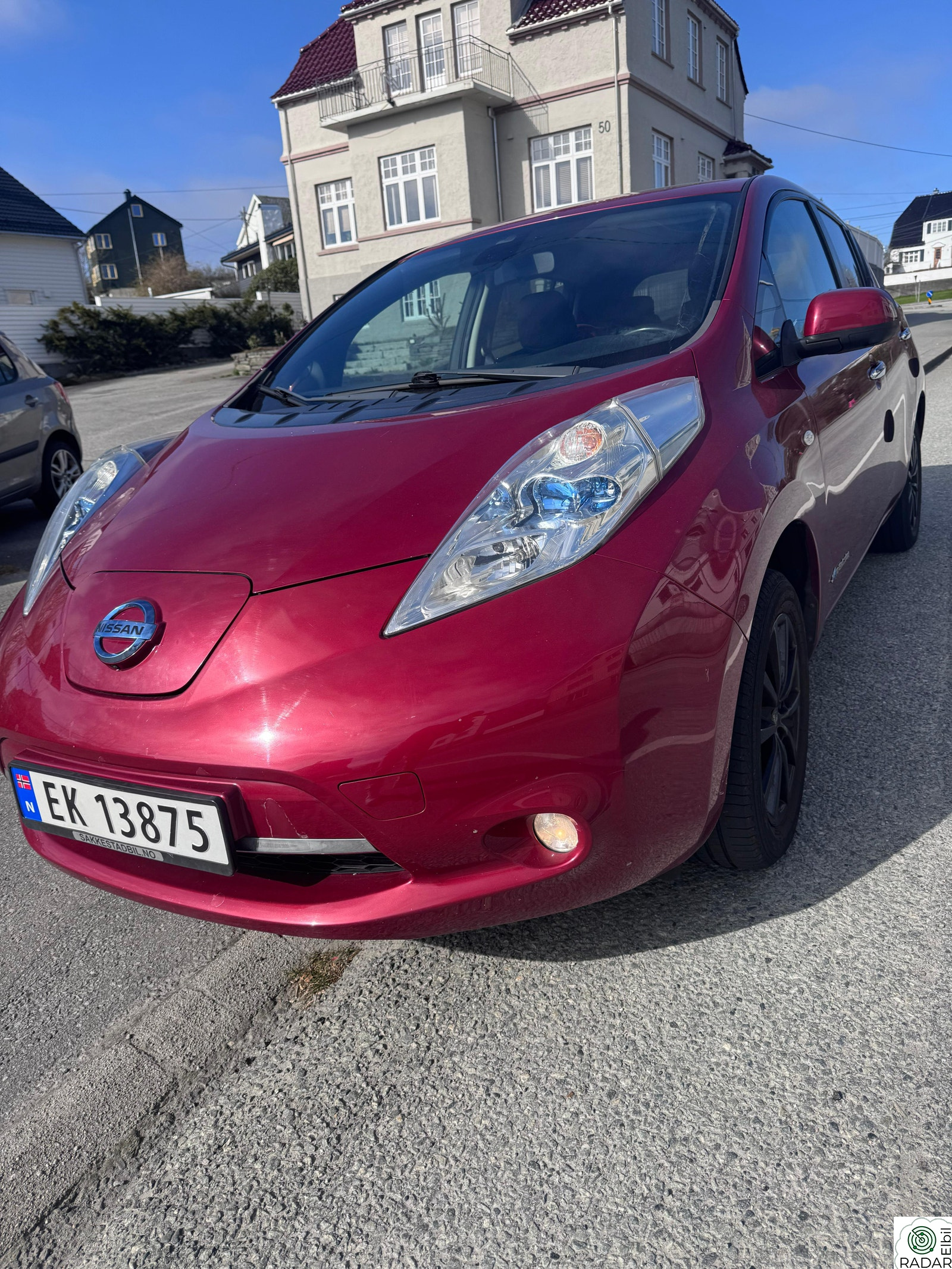 NISSAN LEAF
