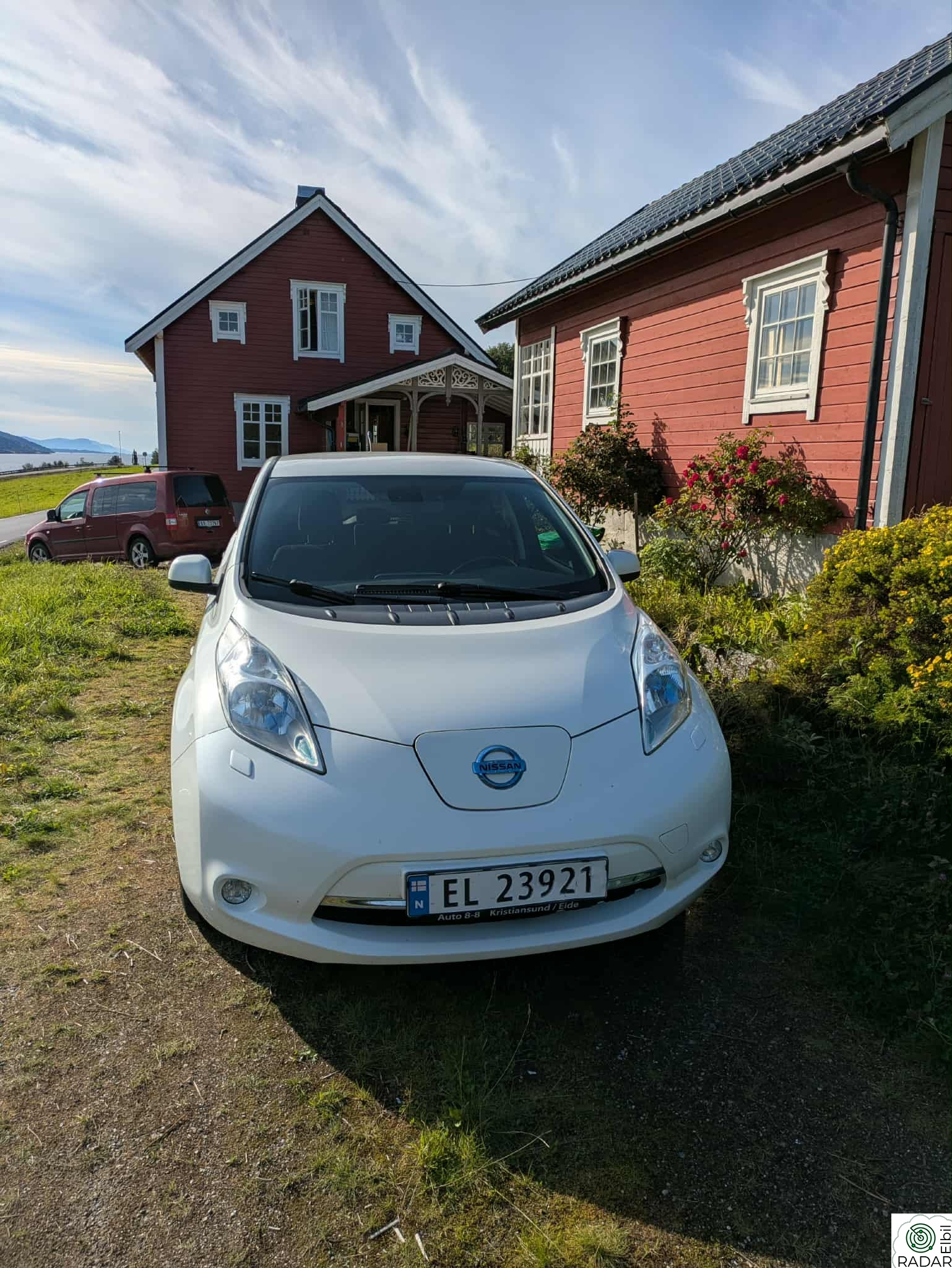 NISSAN LEAF