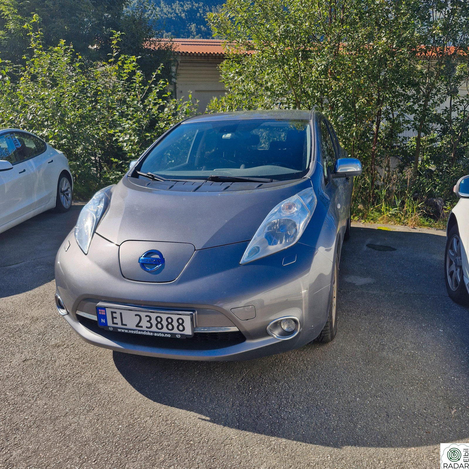 NISSAN LEAF
