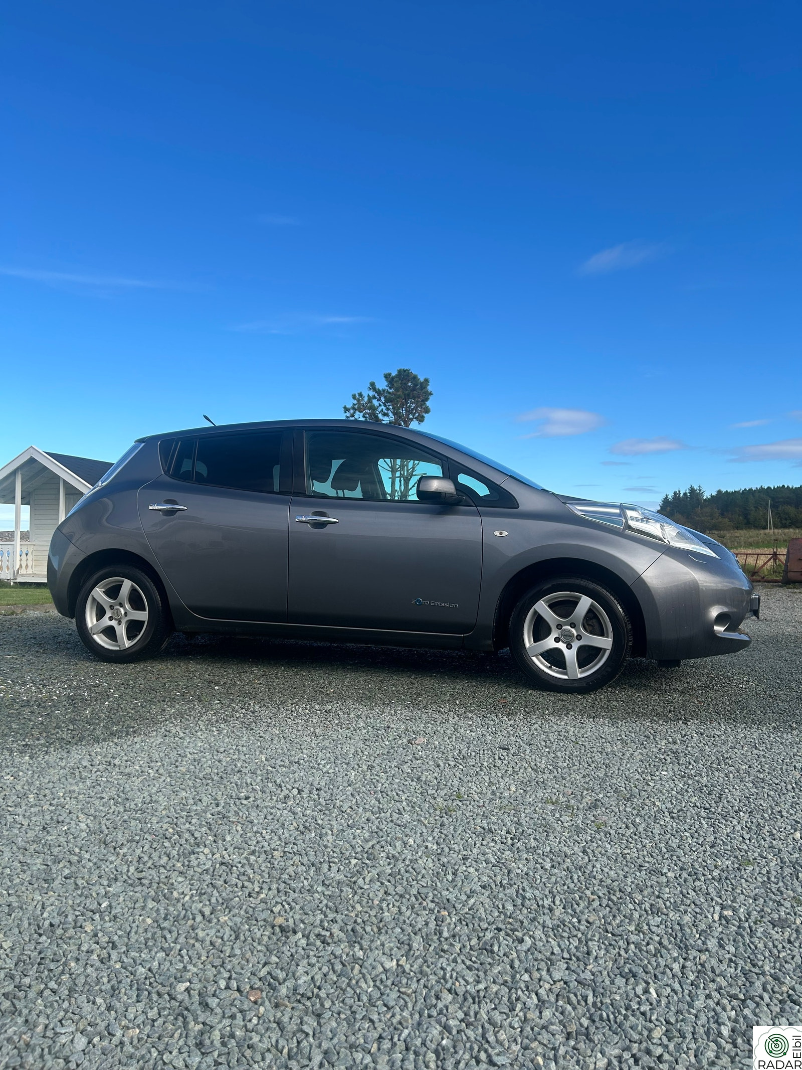 NISSAN LEAF