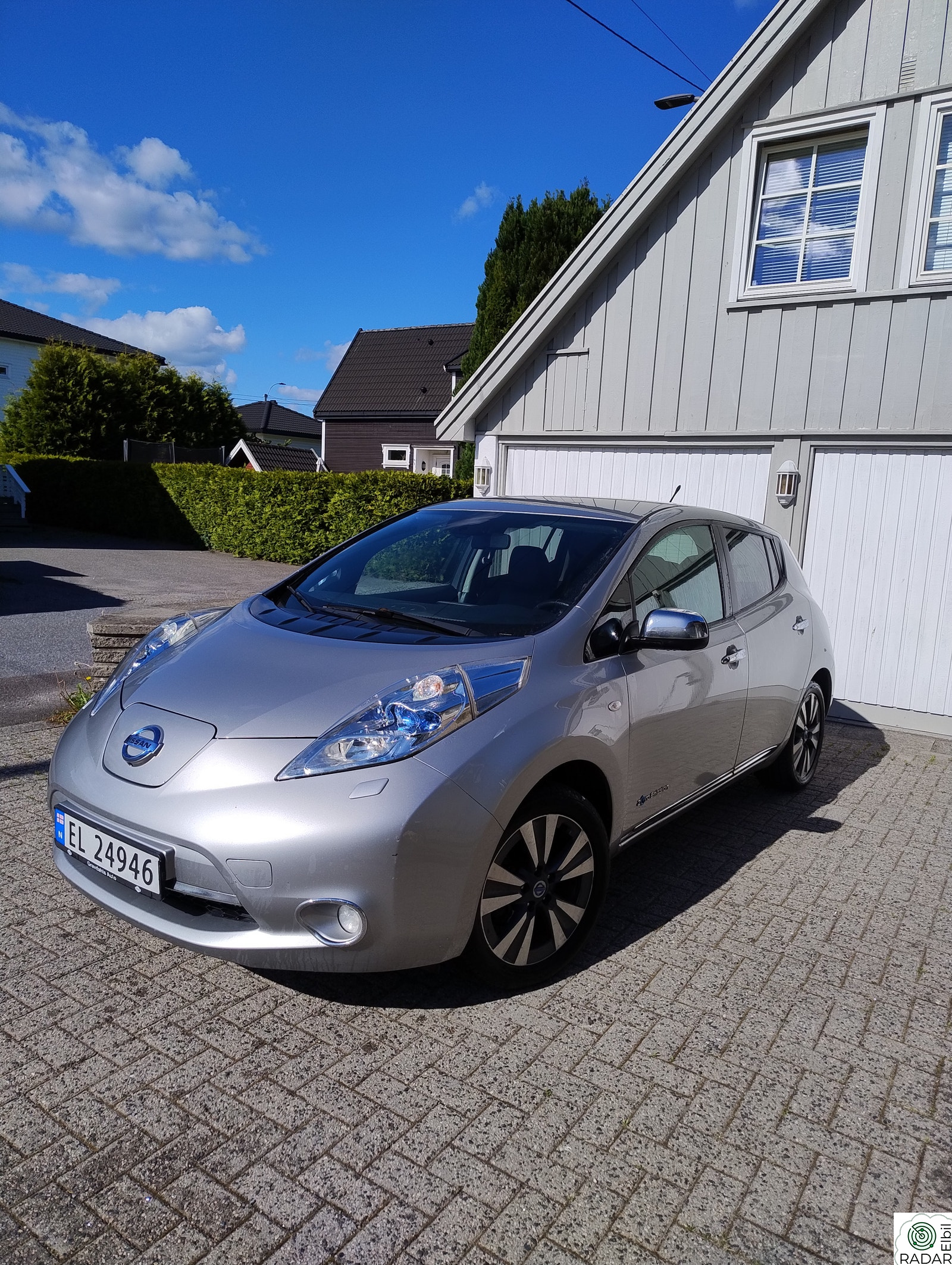 NISSAN LEAF