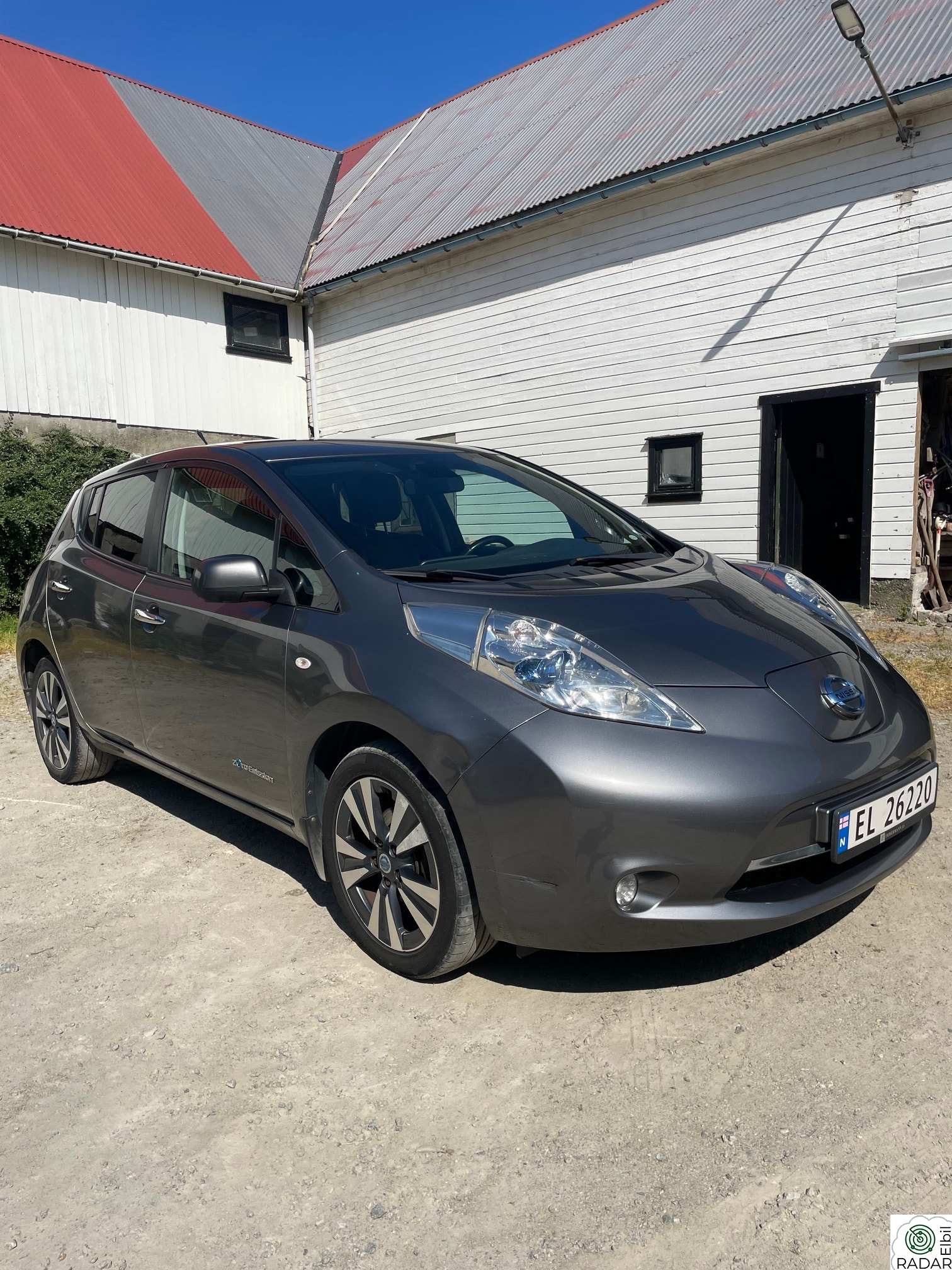 NISSAN LEAF
