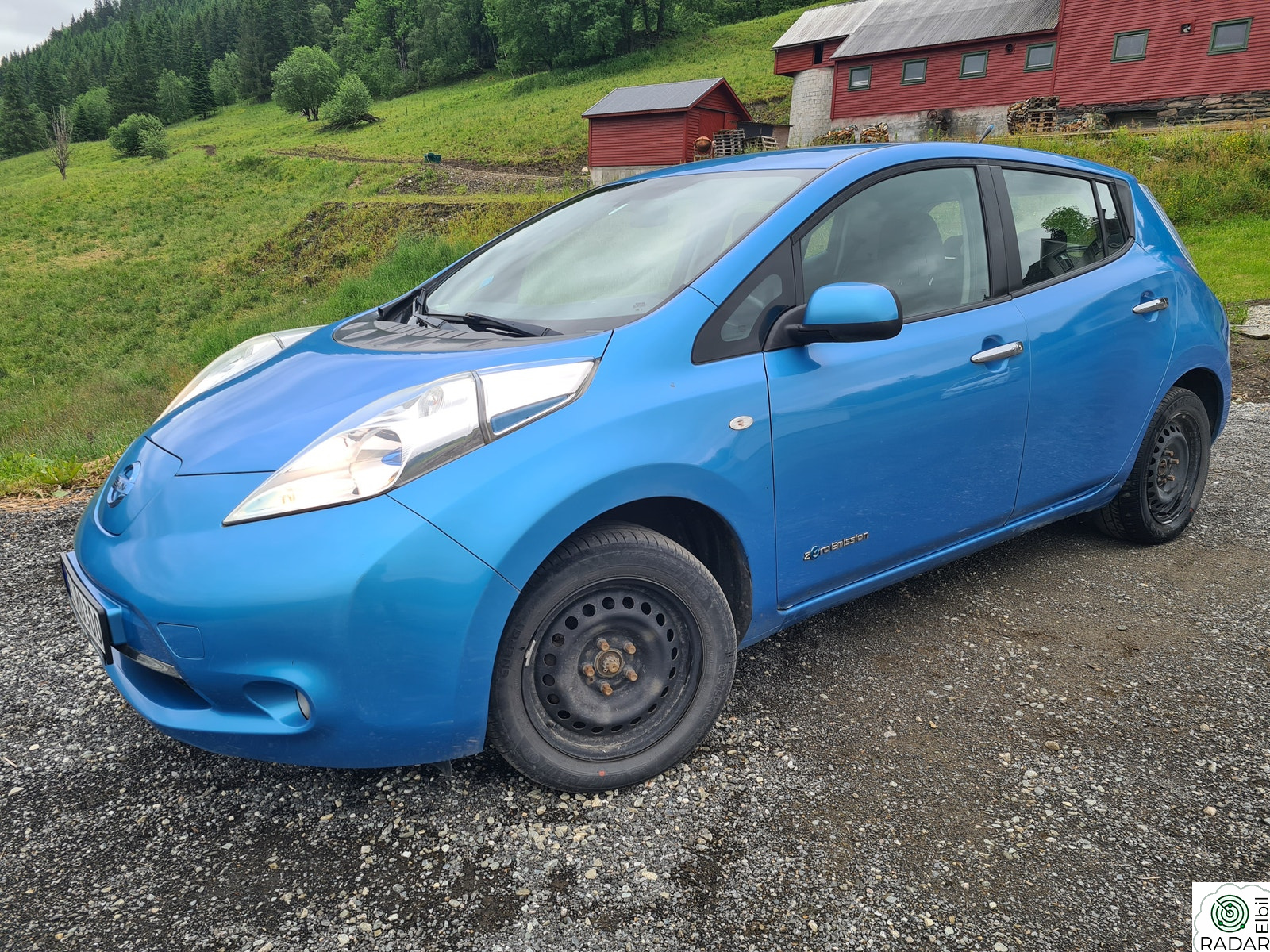 NISSAN LEAF