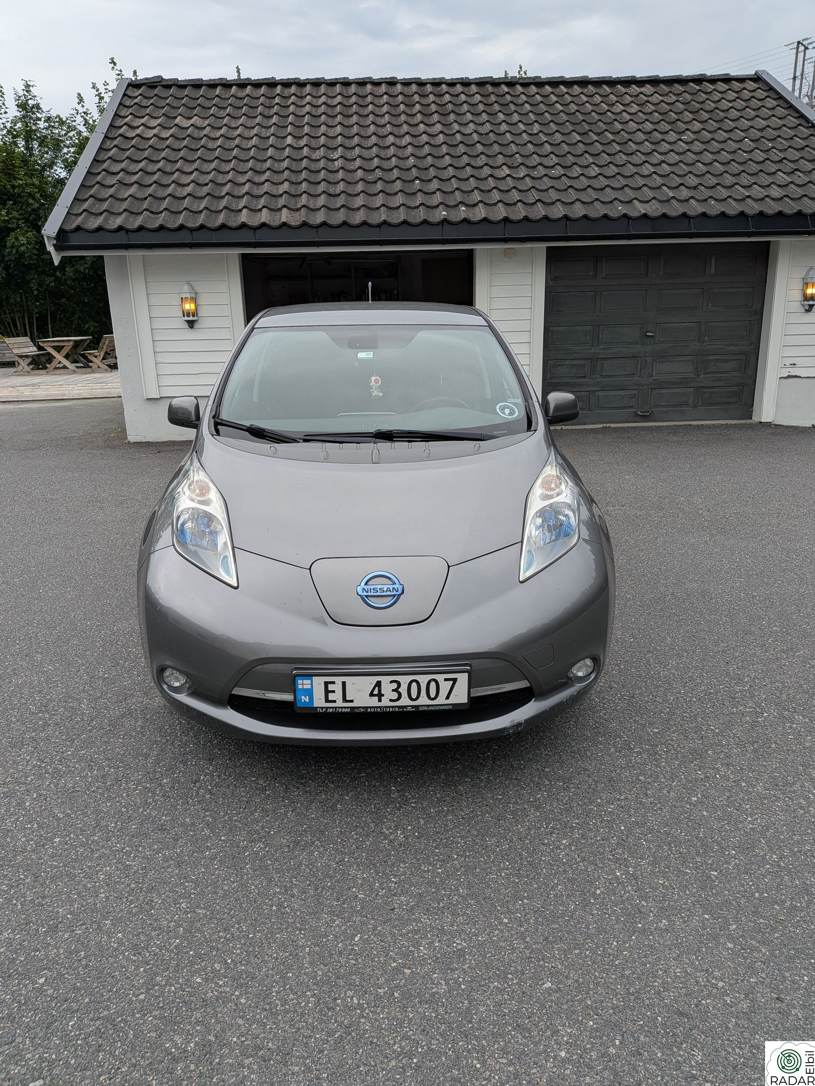 NISSAN LEAF