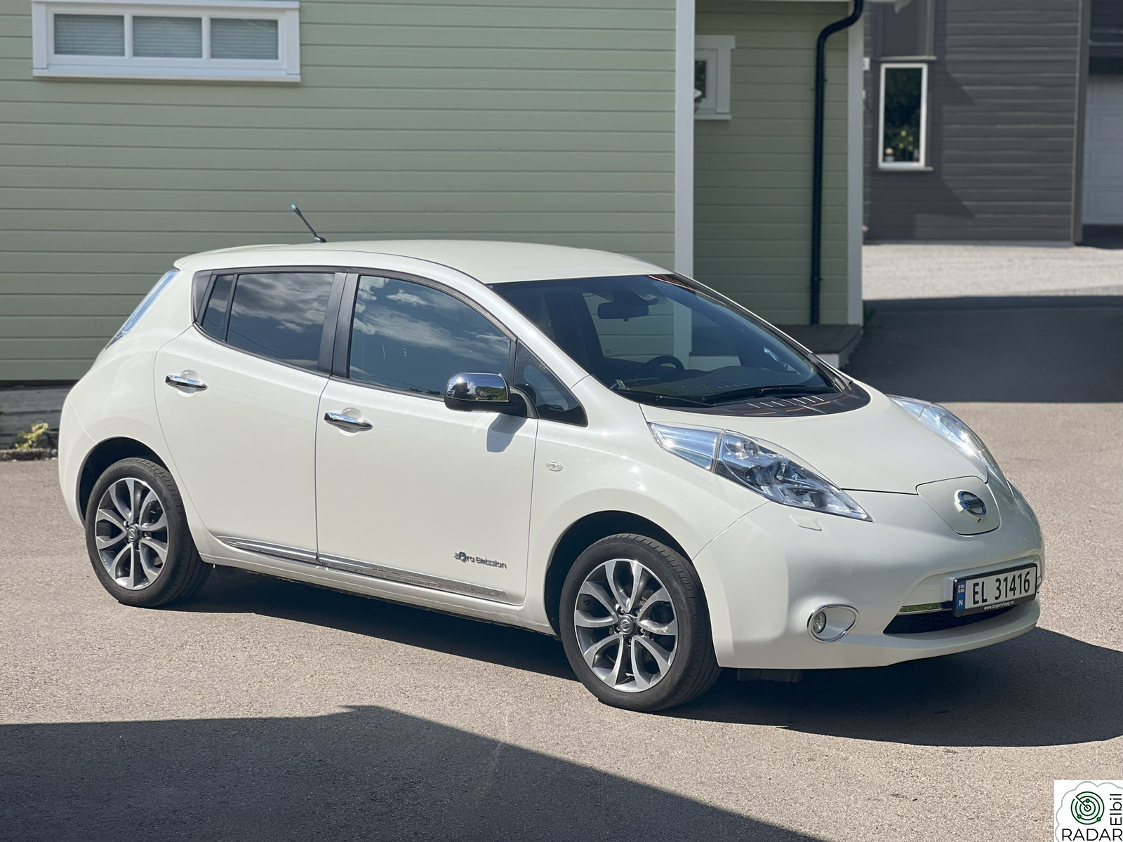NISSAN LEAF Tekna
