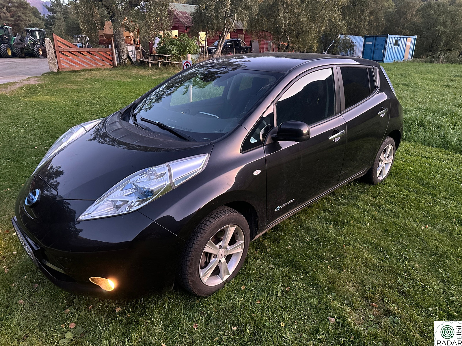 NISSAN LEAF Tekna modell med skinnseter