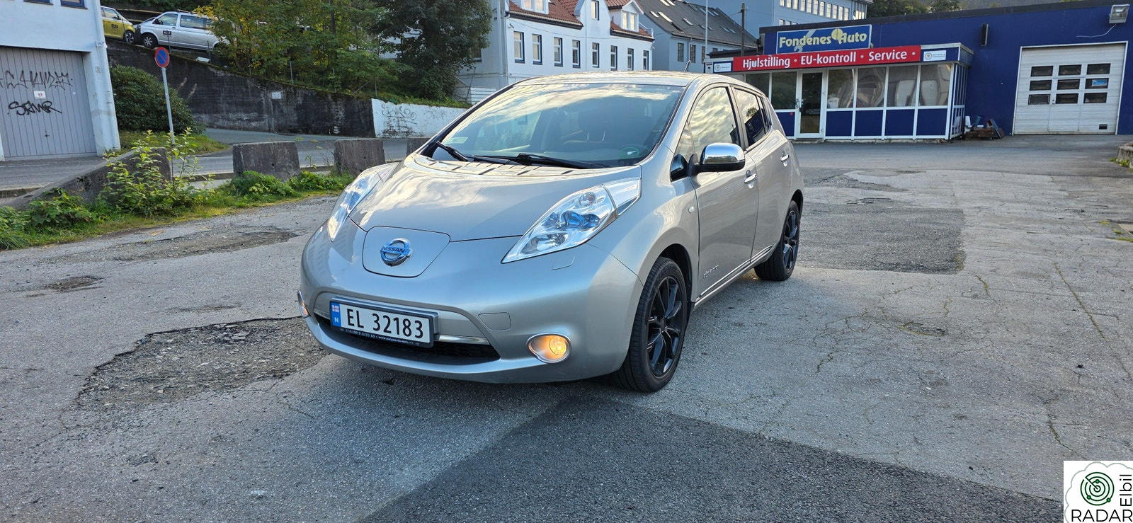 NISSAN LEAF