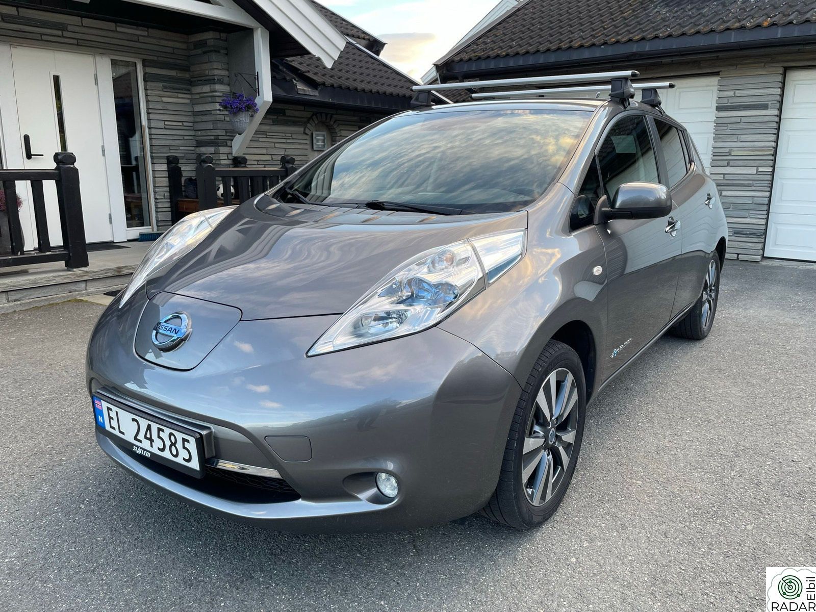 NISSAN LEAF Tekna